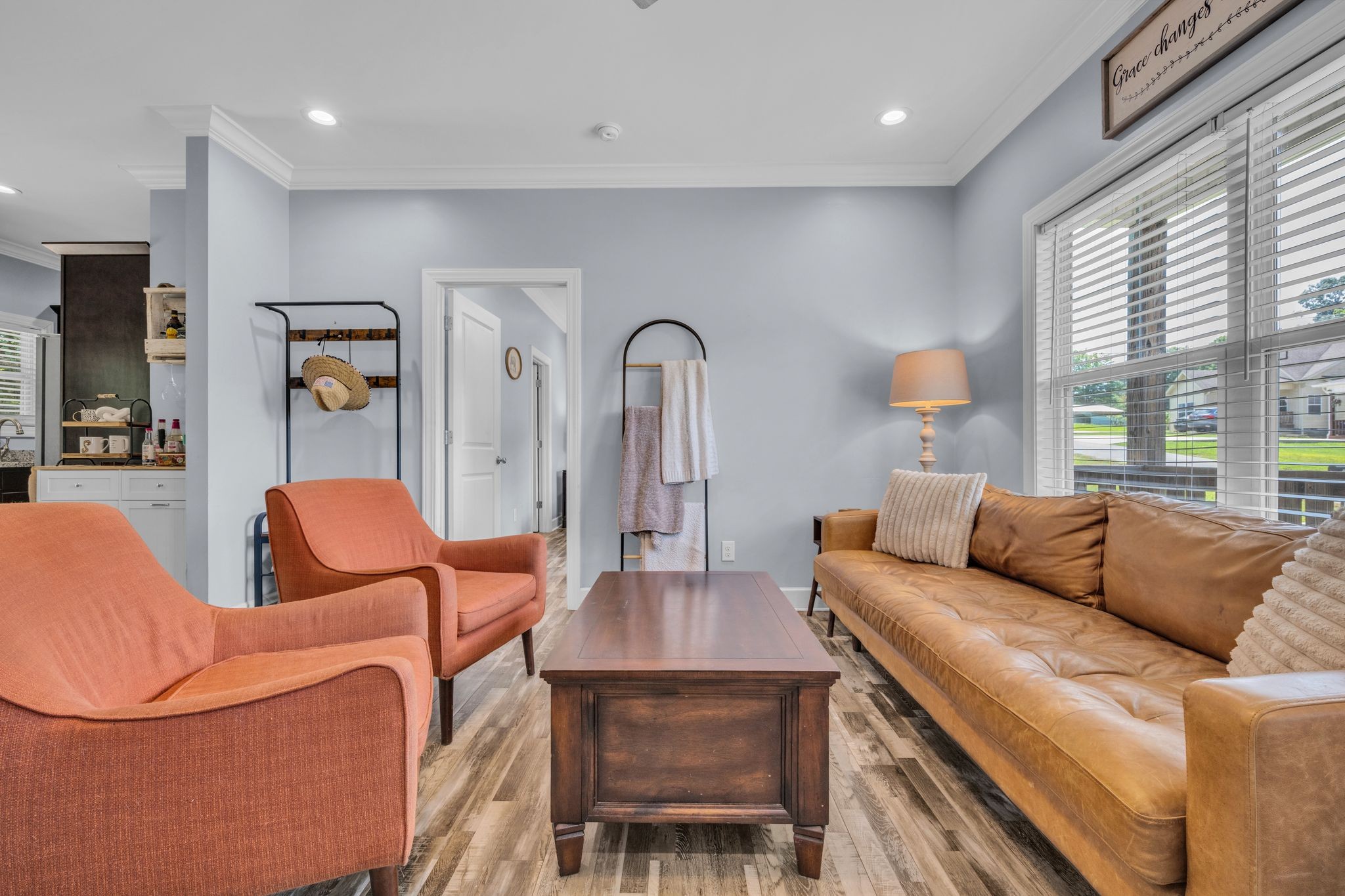 112 Holland Dr