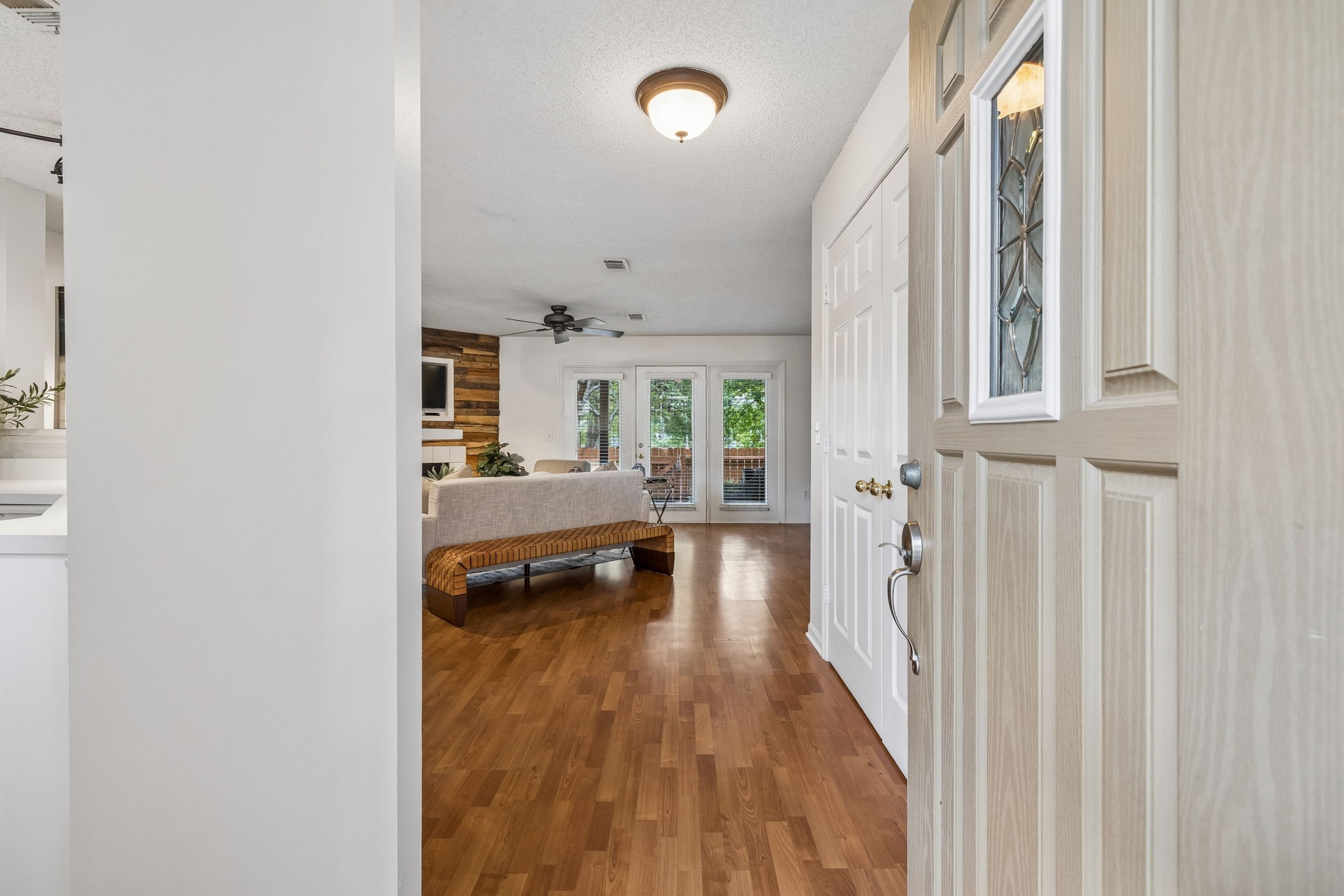 2009 Emery Ln