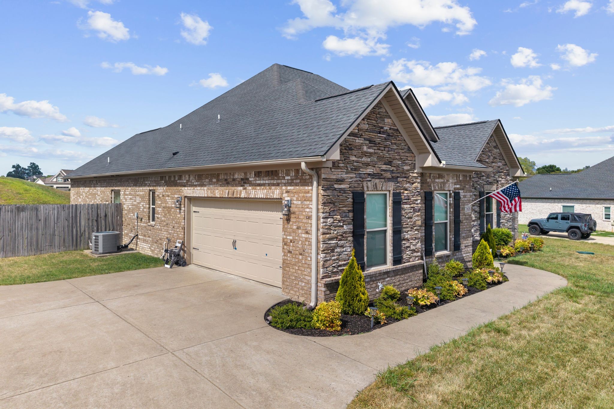 2608 Etna Dr
