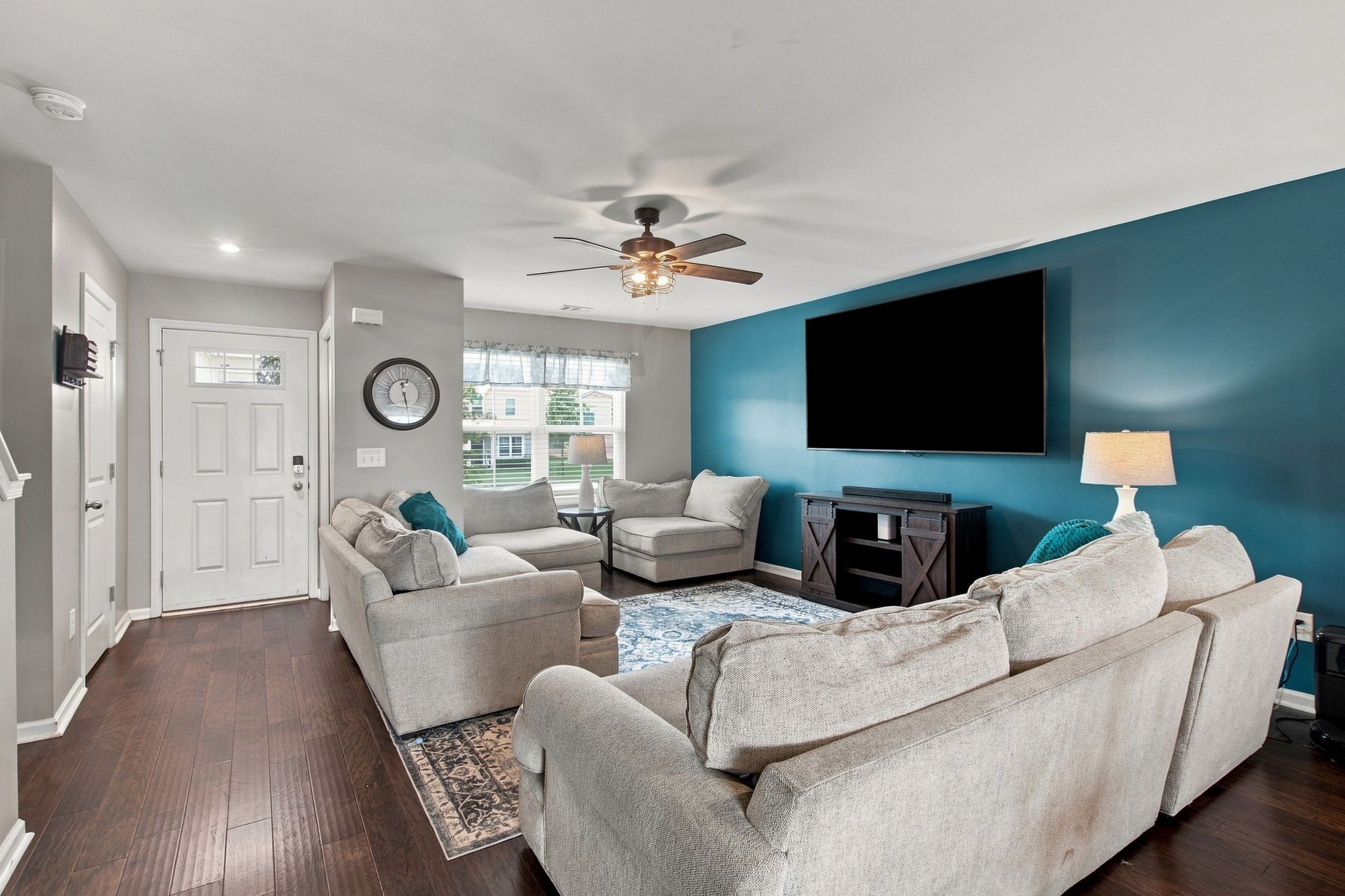 5567 Compass Way