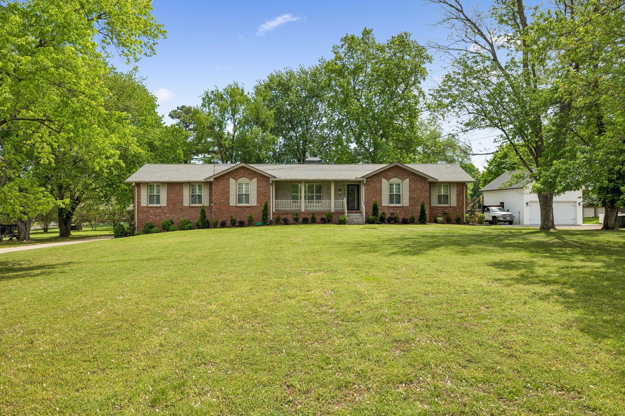 281 Lake Terrace Dr