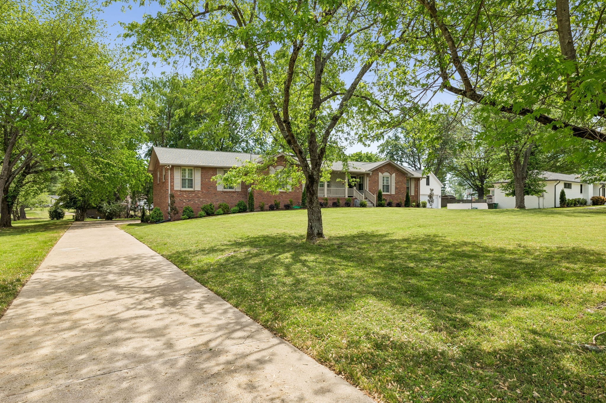 281 Lake Terrace Dr