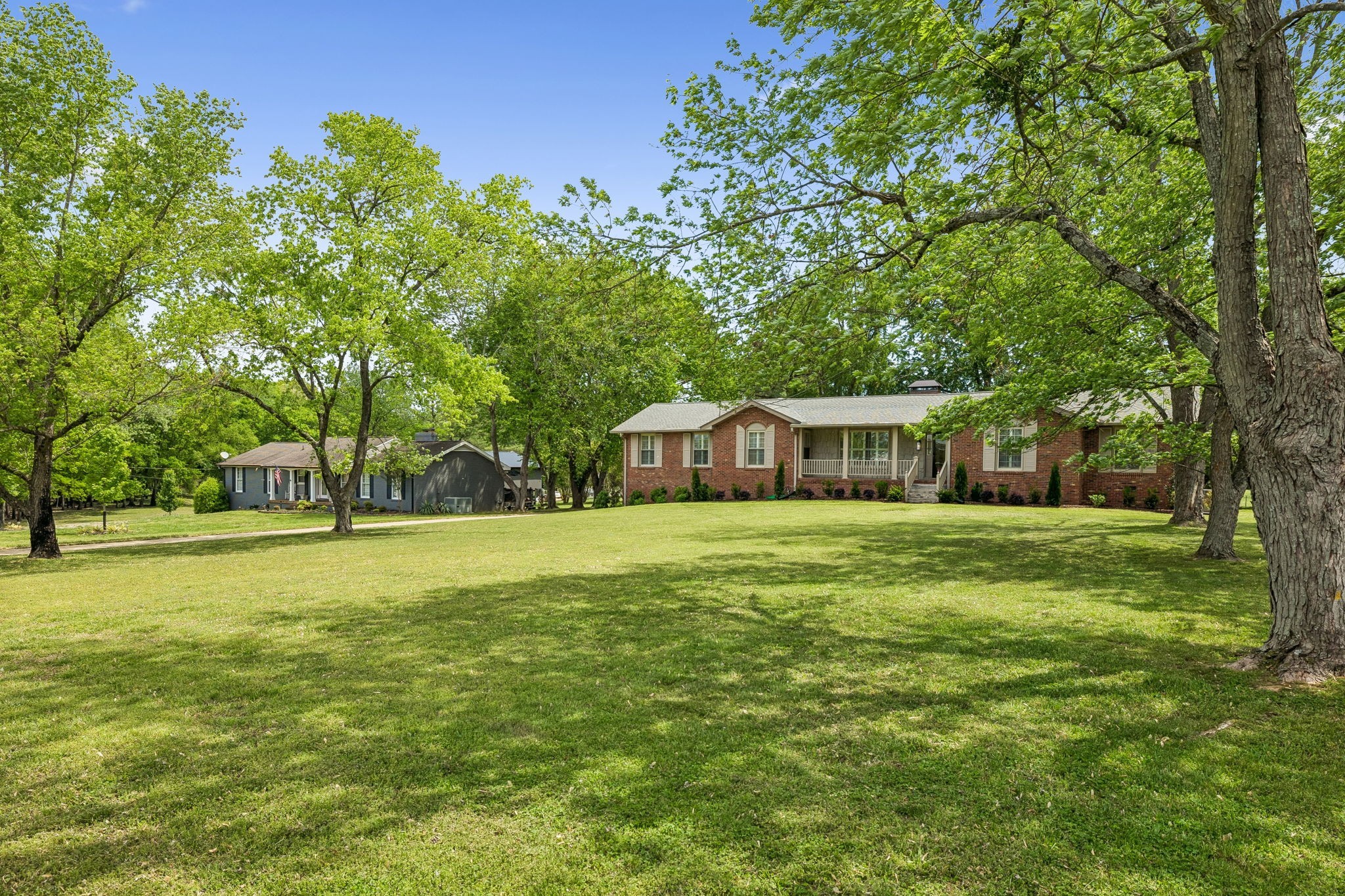 281 Lake Terrace Dr