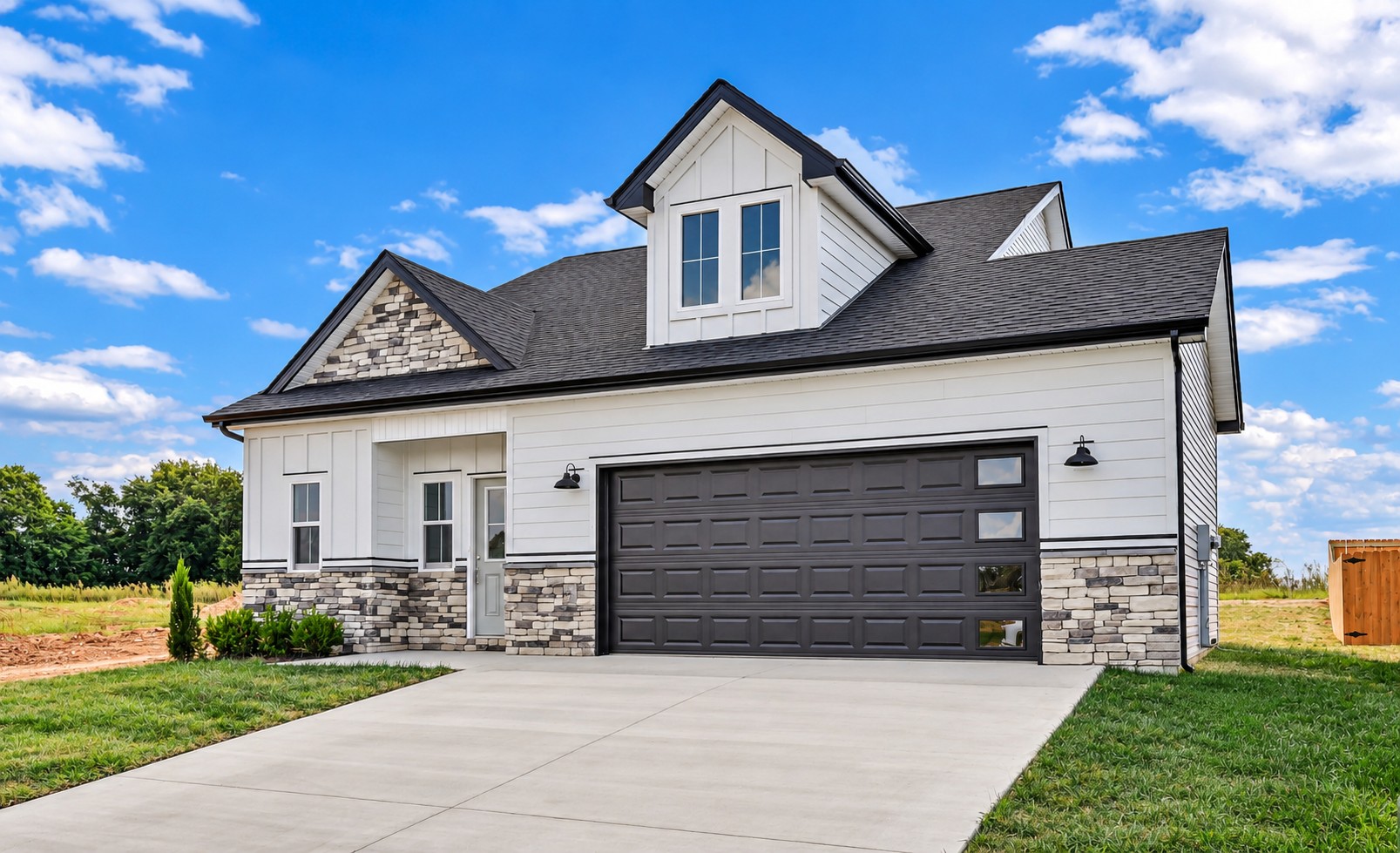 2737 Brewster Dr
