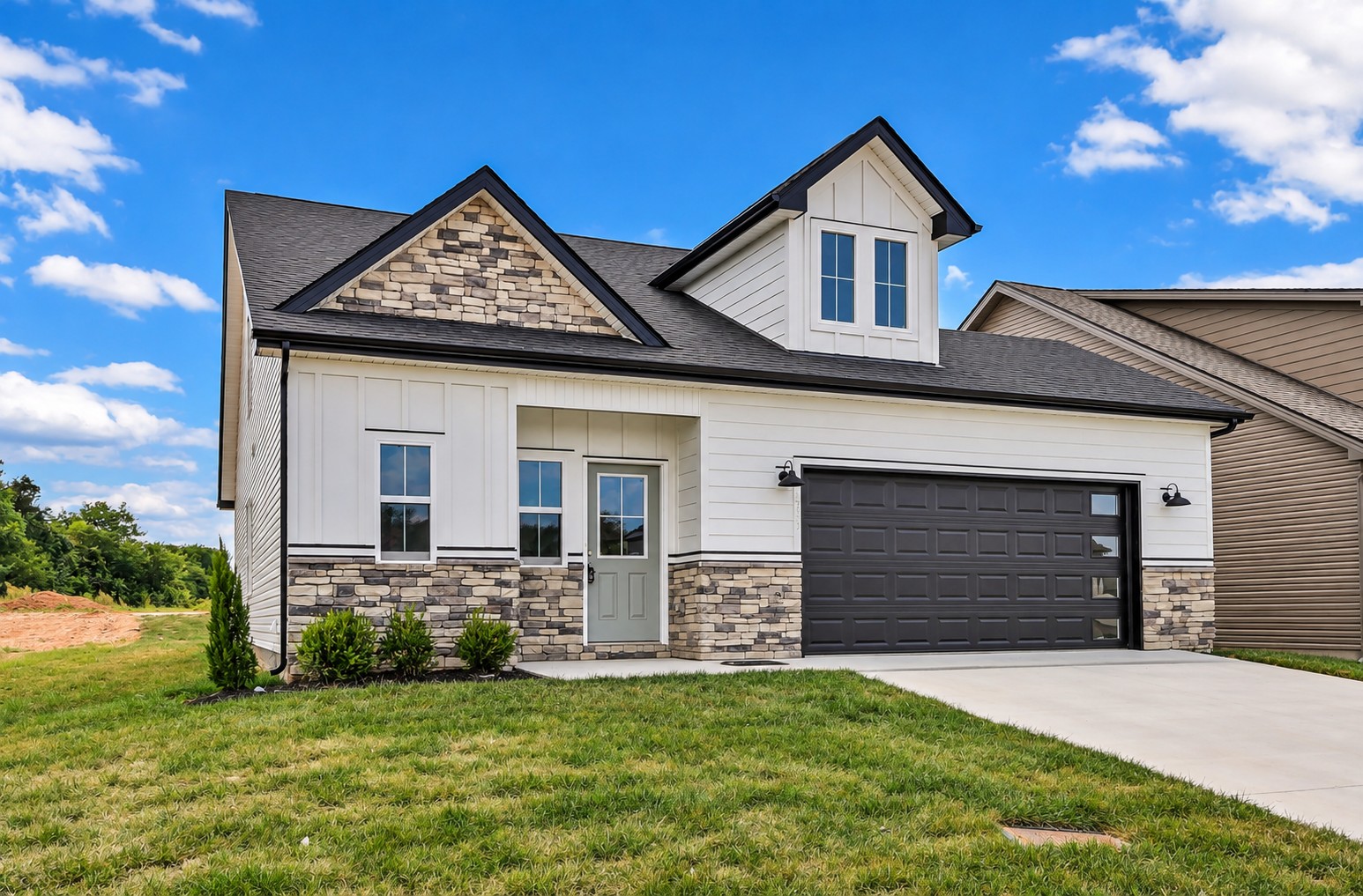 2737 Brewster Dr