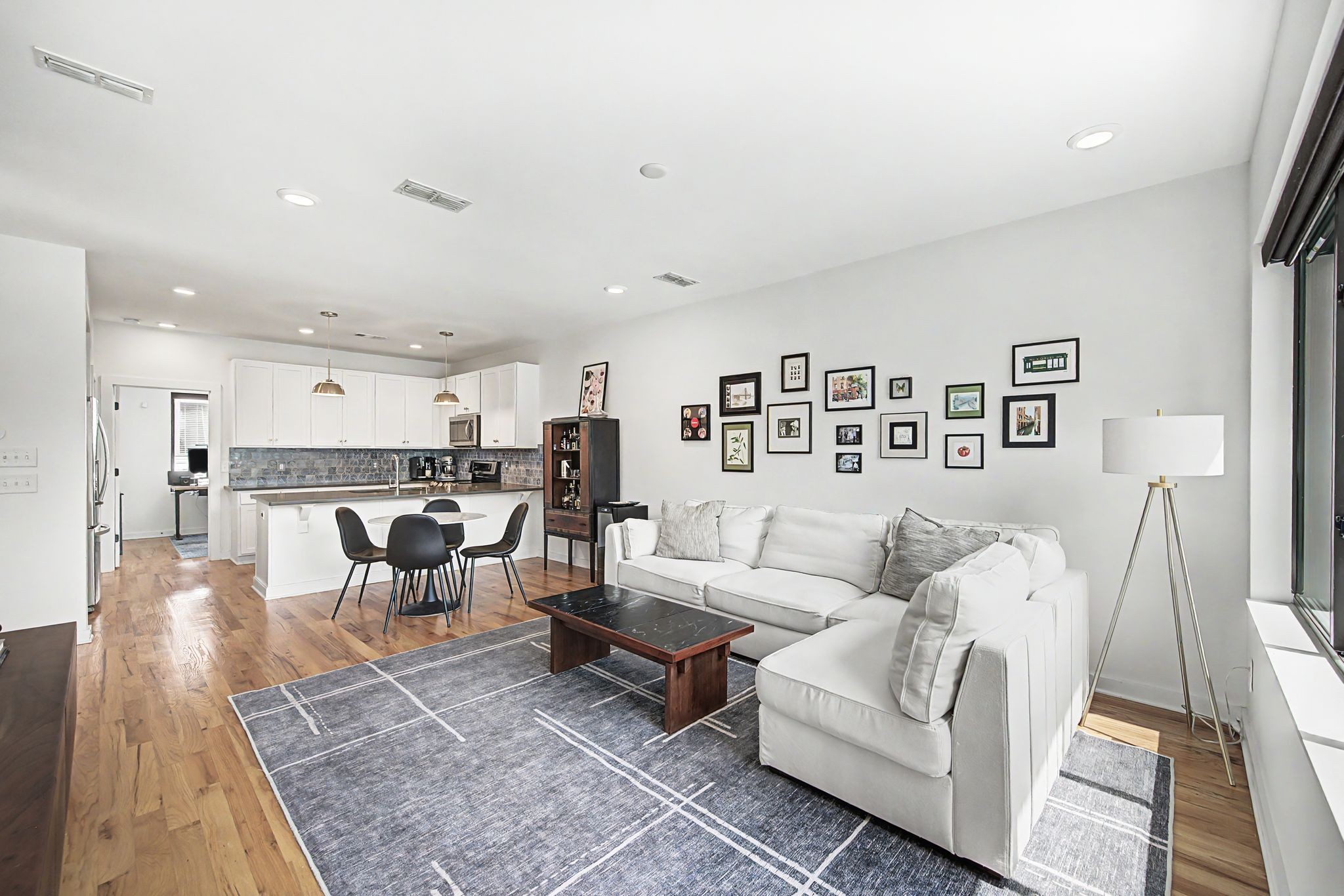1025 Chester Ave