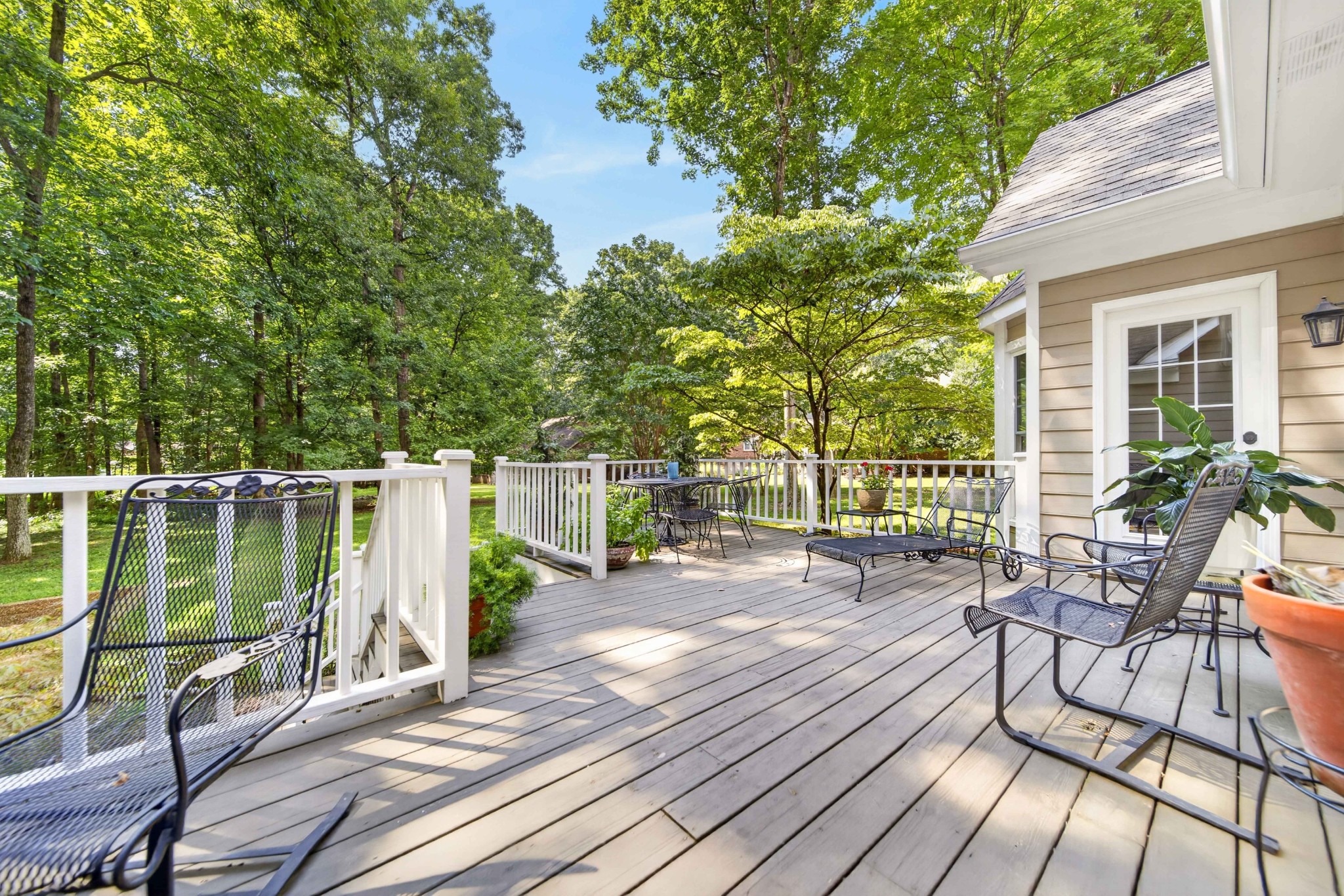 208 Hidden Lake Rd