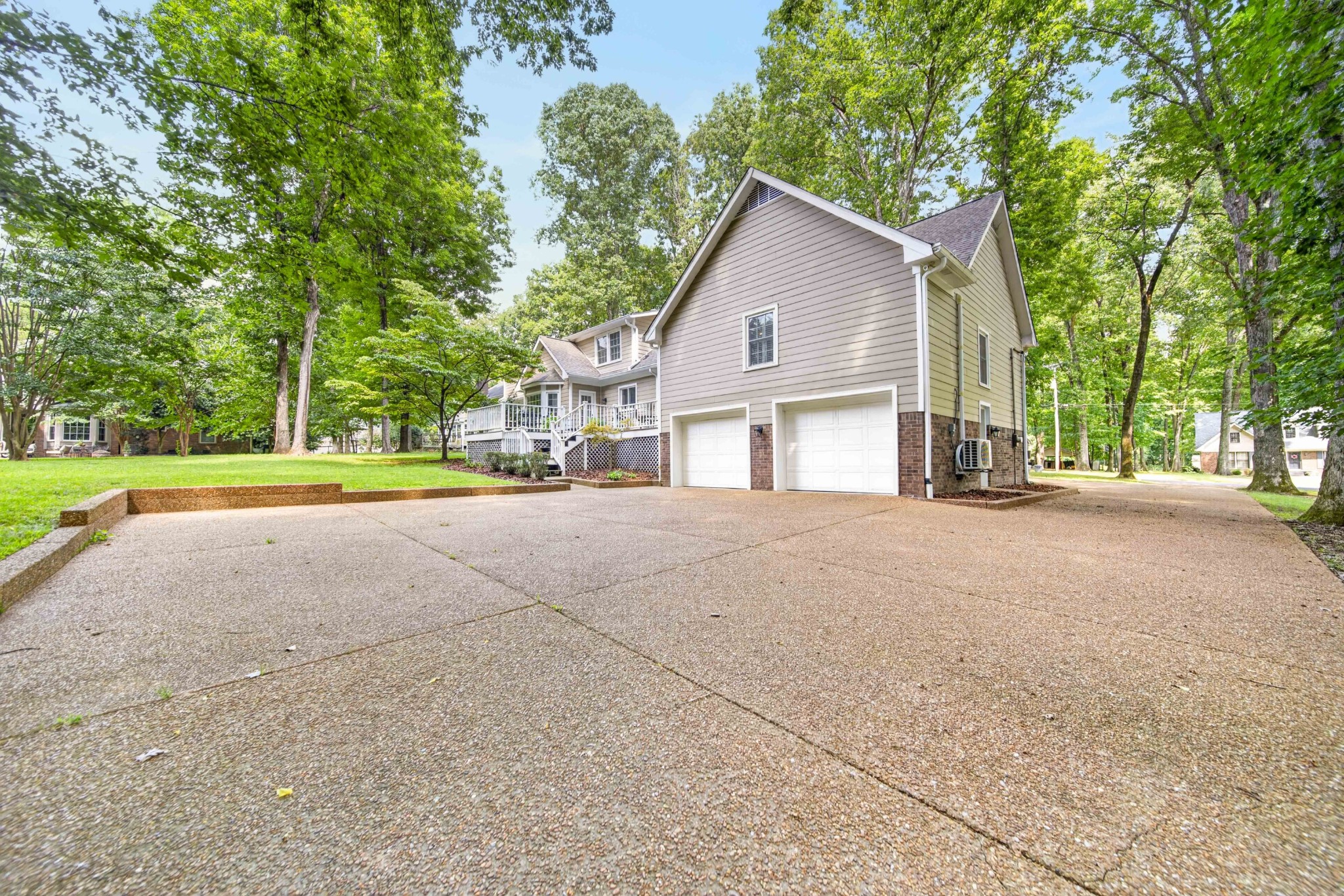 208 Hidden Lake Rd
