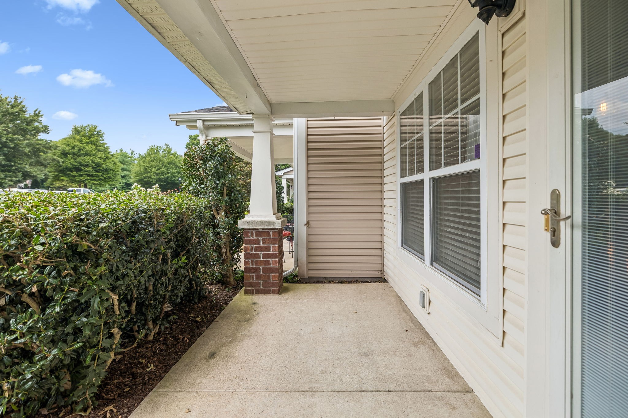 121 Shadow Glen Dr