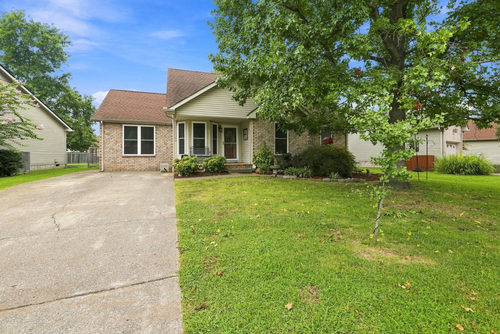 2008 Waterford Dr