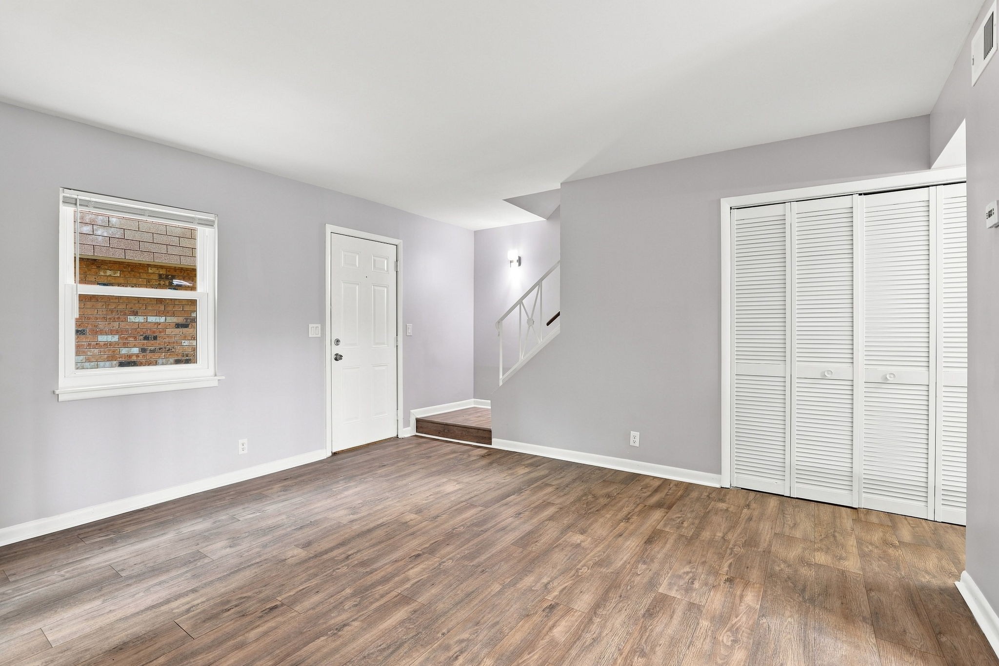 370 Wallace Rd