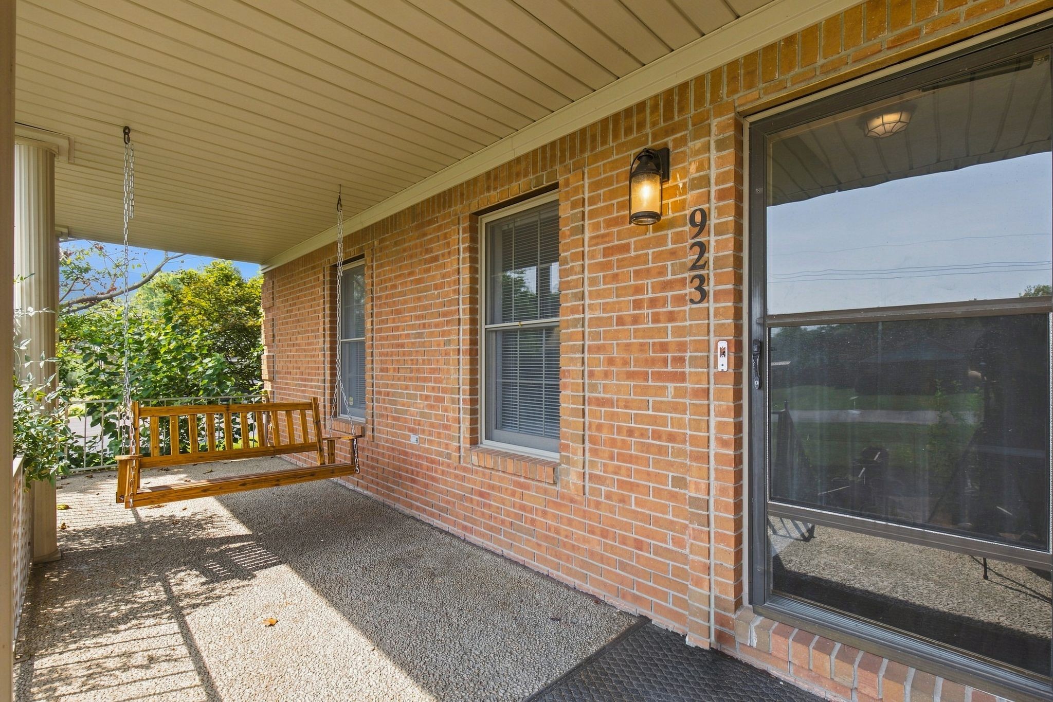 923 Adams Ave