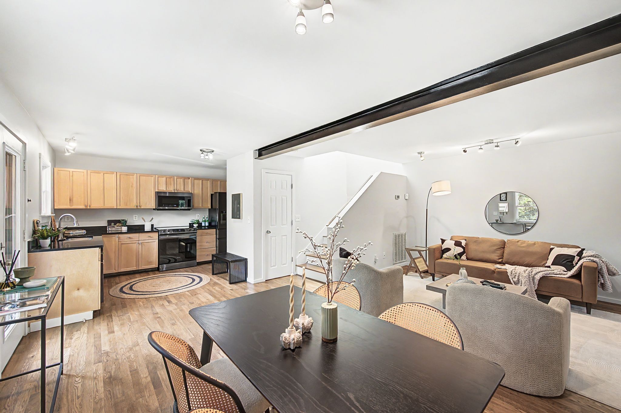 940 Gale Ln
