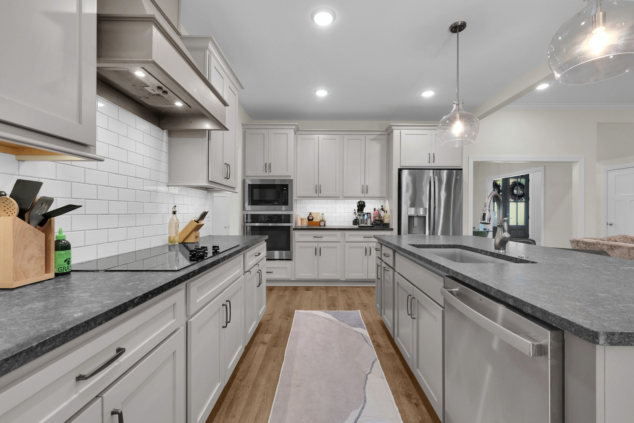 2988 W Mor Dr