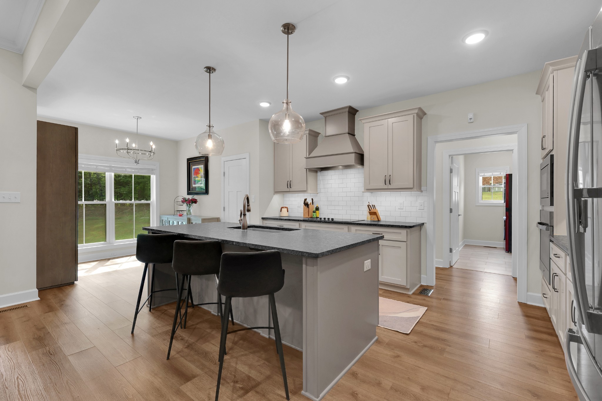 2988 W Mor Dr