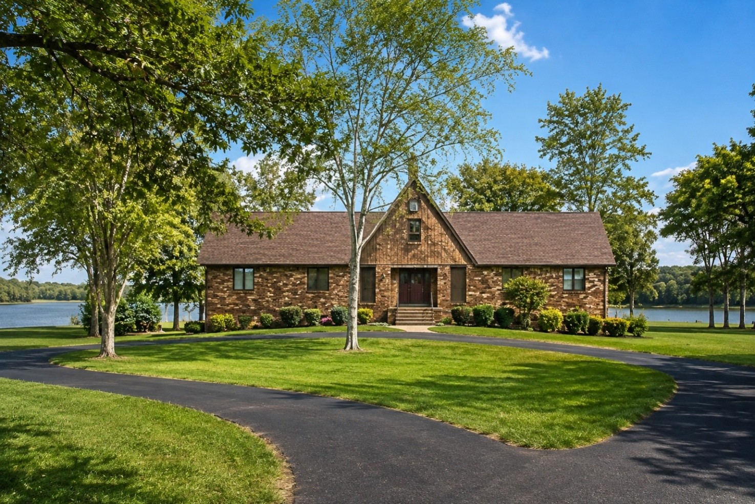 103 W Ridge Dr