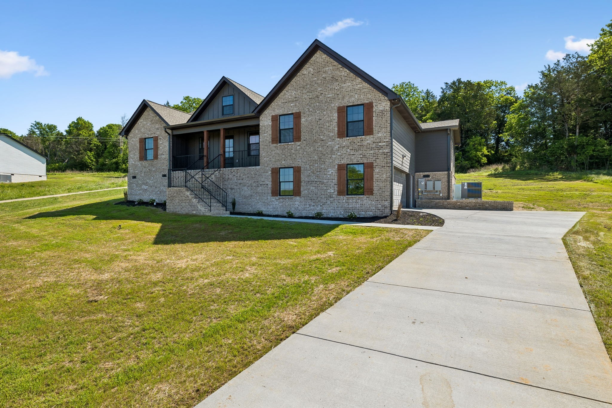 475 Bridle Path