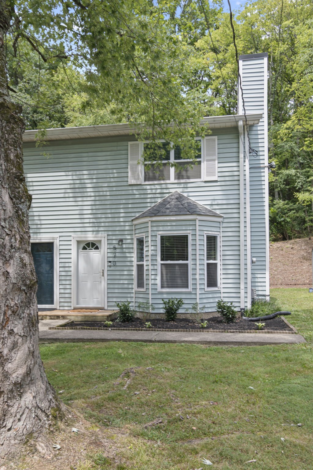 570 Holt Valley Rd