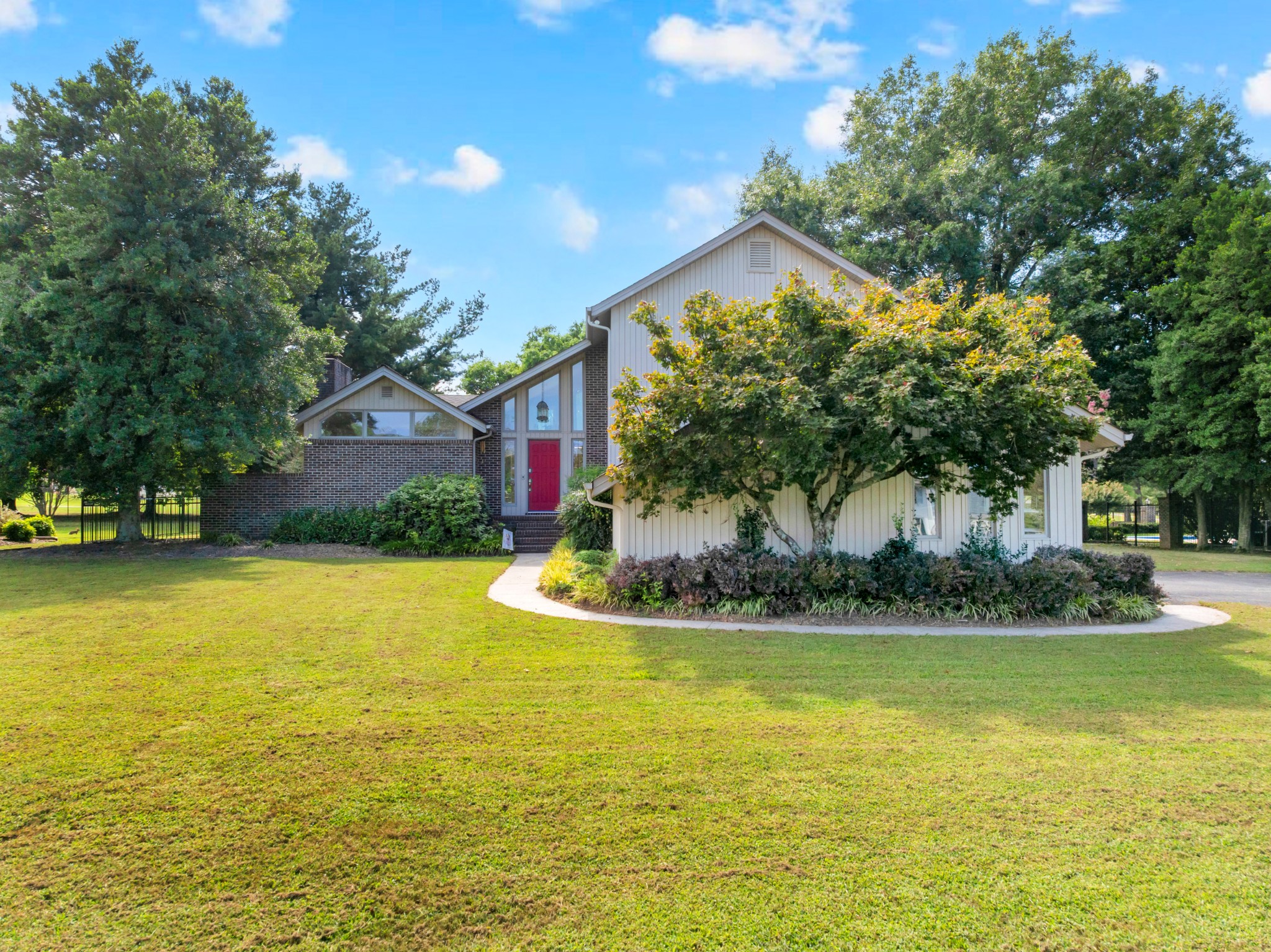 203 Kingsridge Blvd