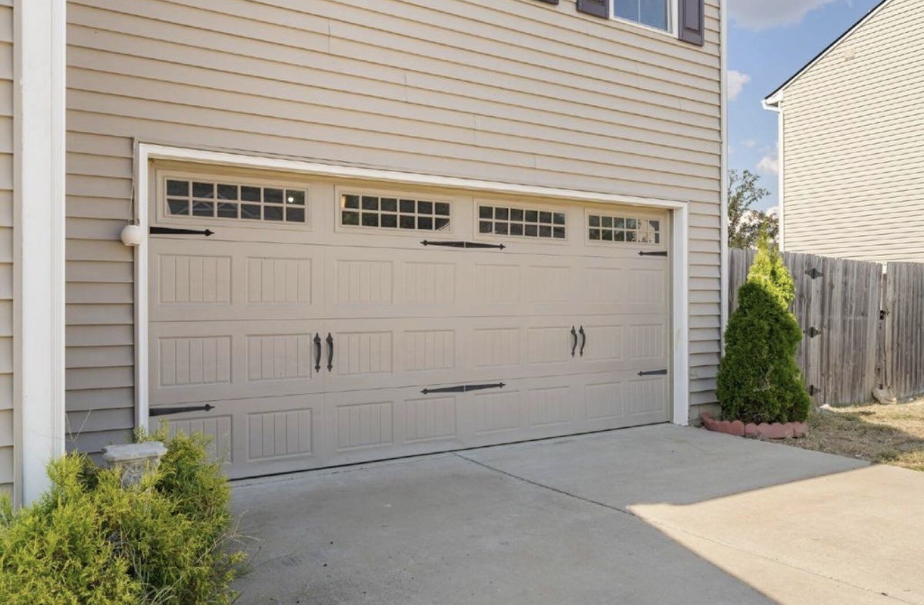 218 Nottingham Ln