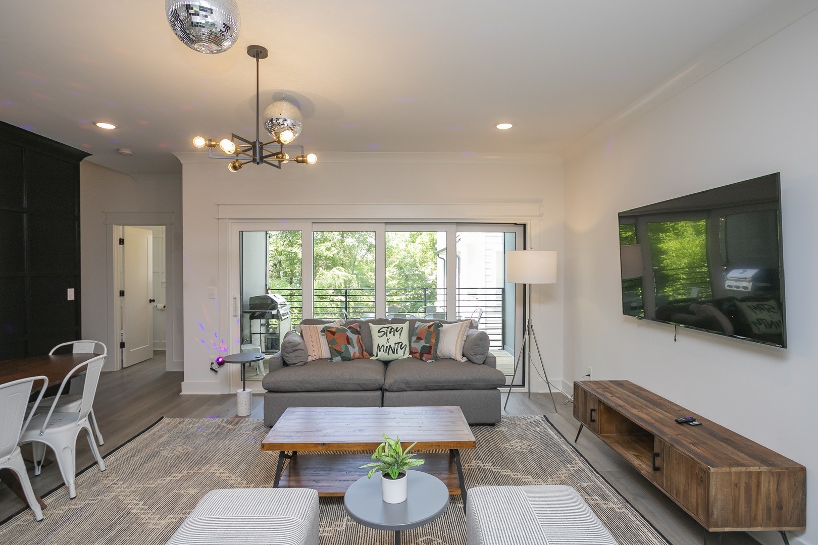 109 N 9th St