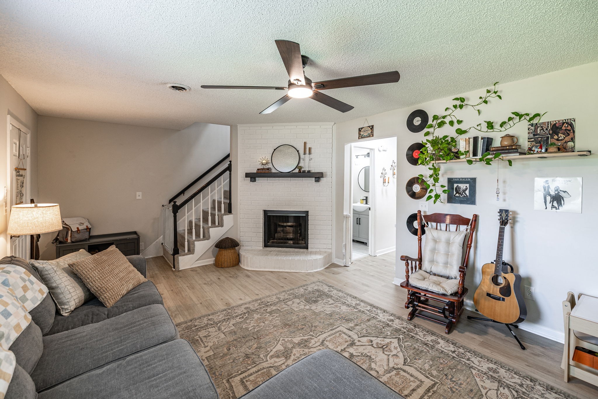 5600 Country Dr