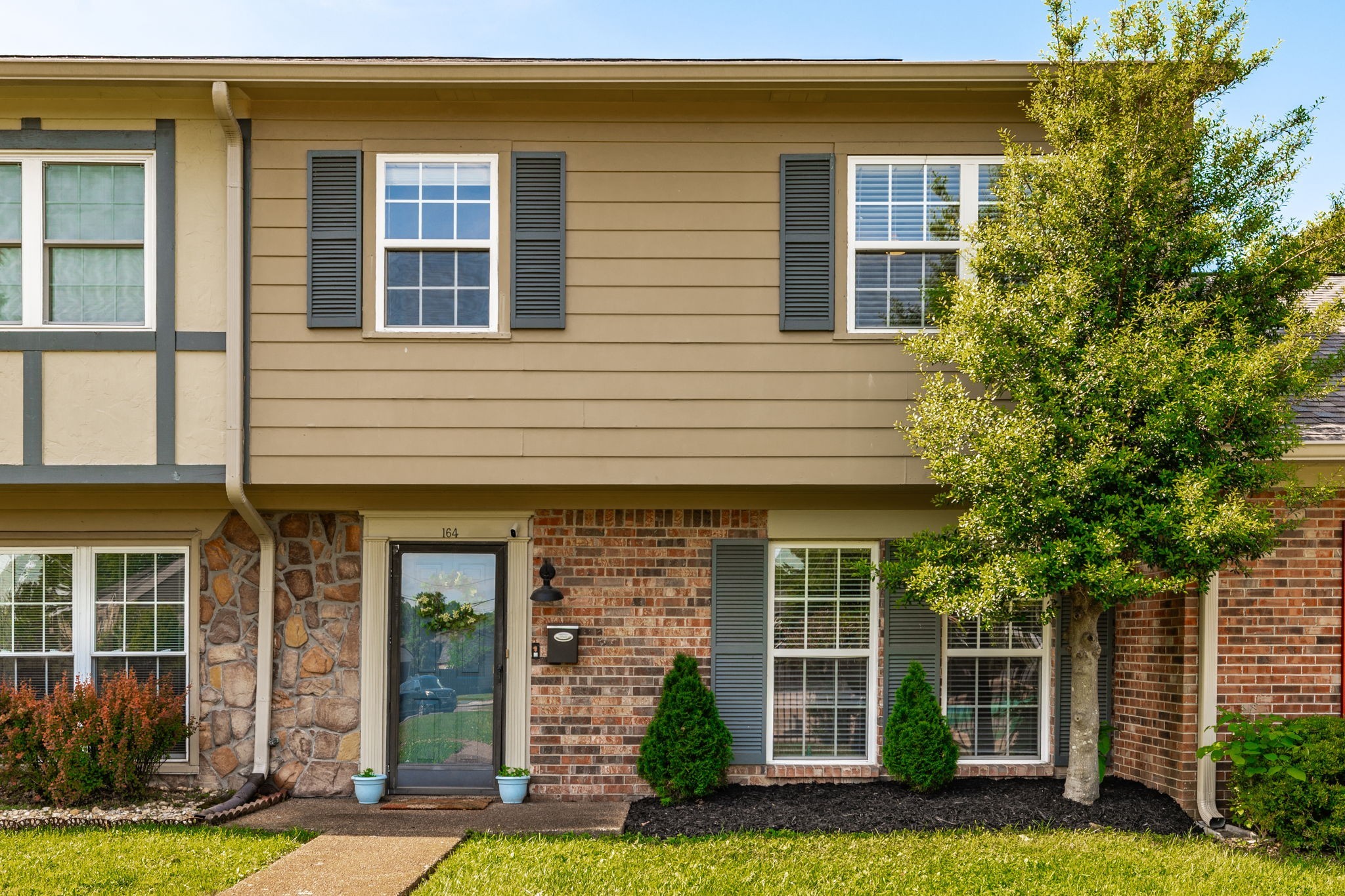 5600 Country Dr