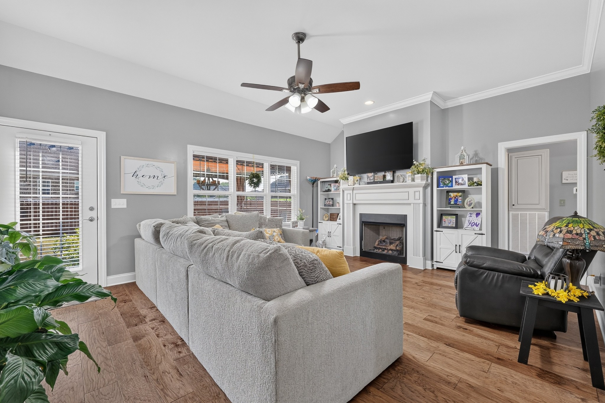 416 Colonial Dr