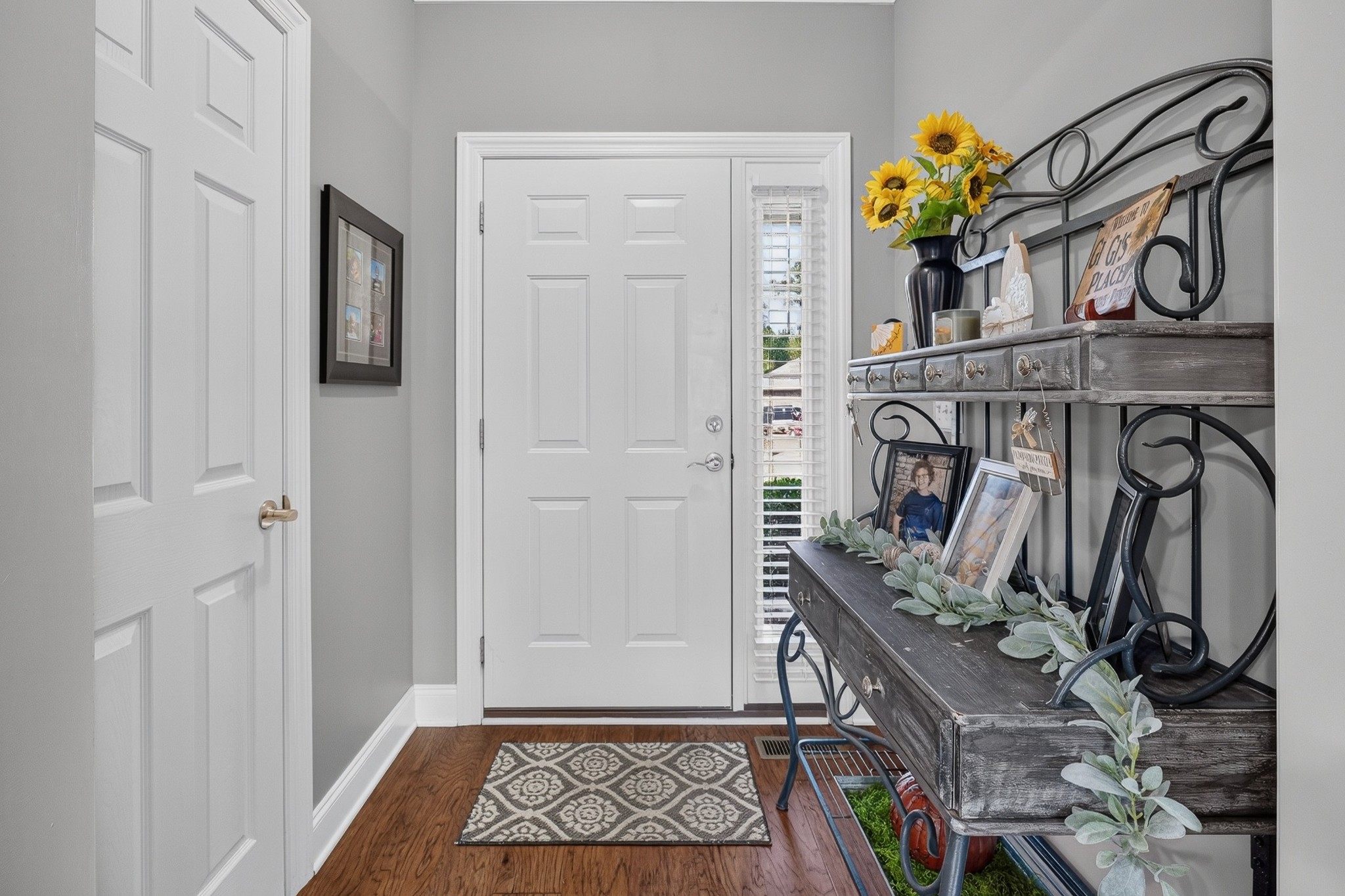 416 Colonial Dr