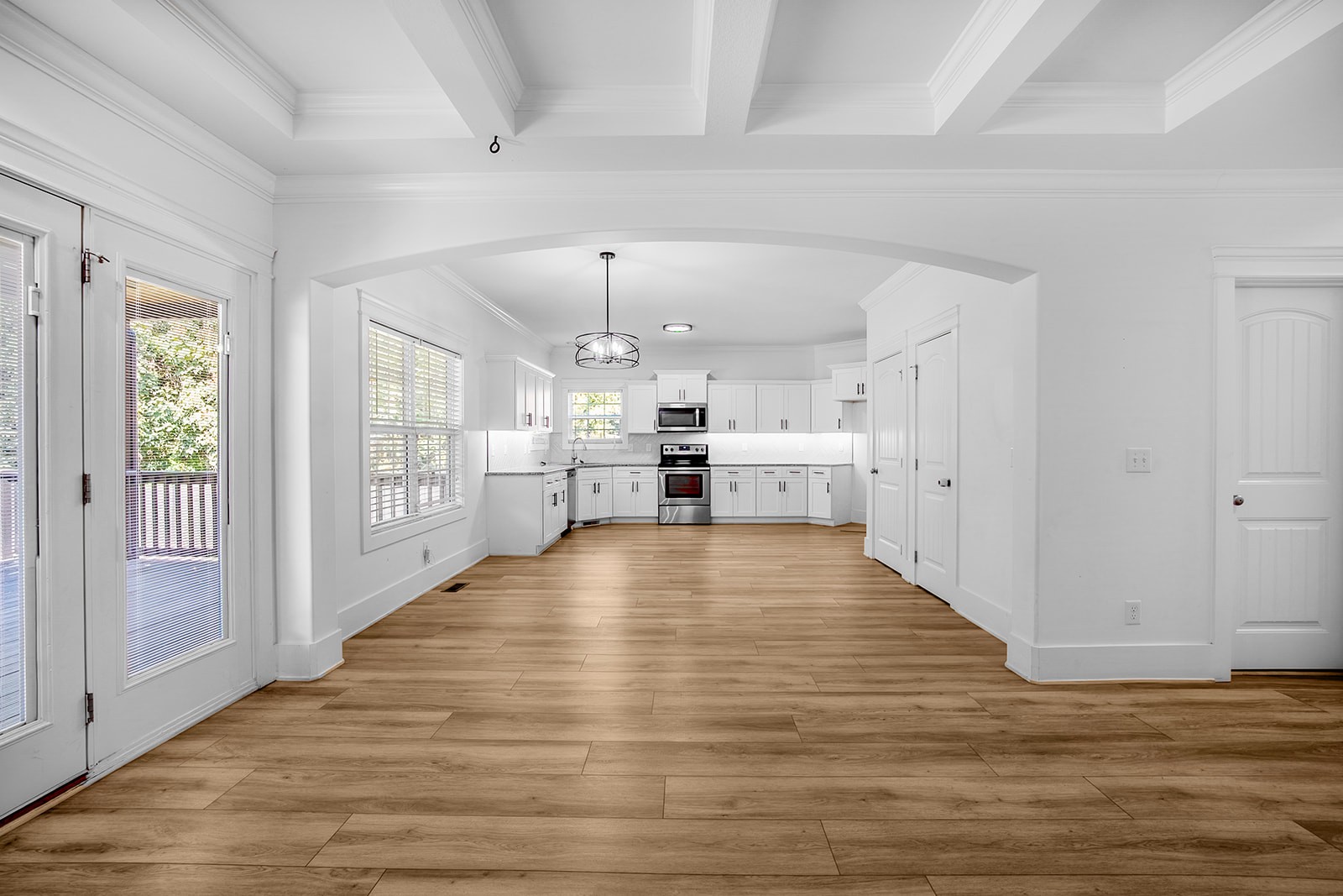3552 Aurora Dr