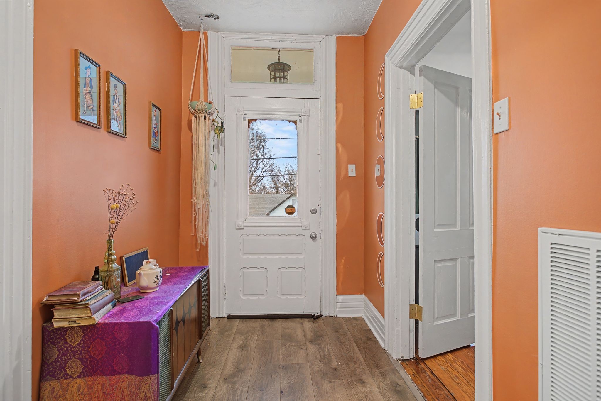 407 W 12th St