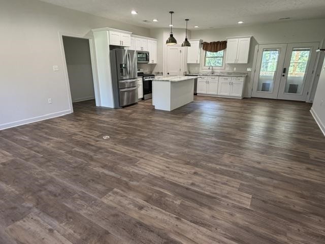 320 HAWTHORNE LN