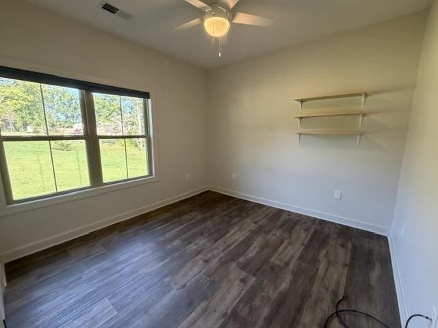 320 HAWTHORNE LN