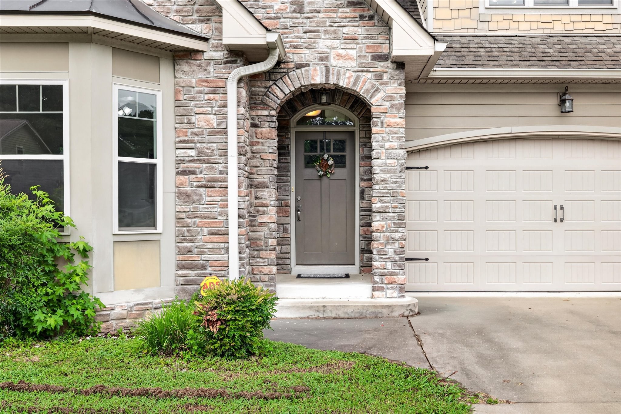 232 Birnam Wood Trce