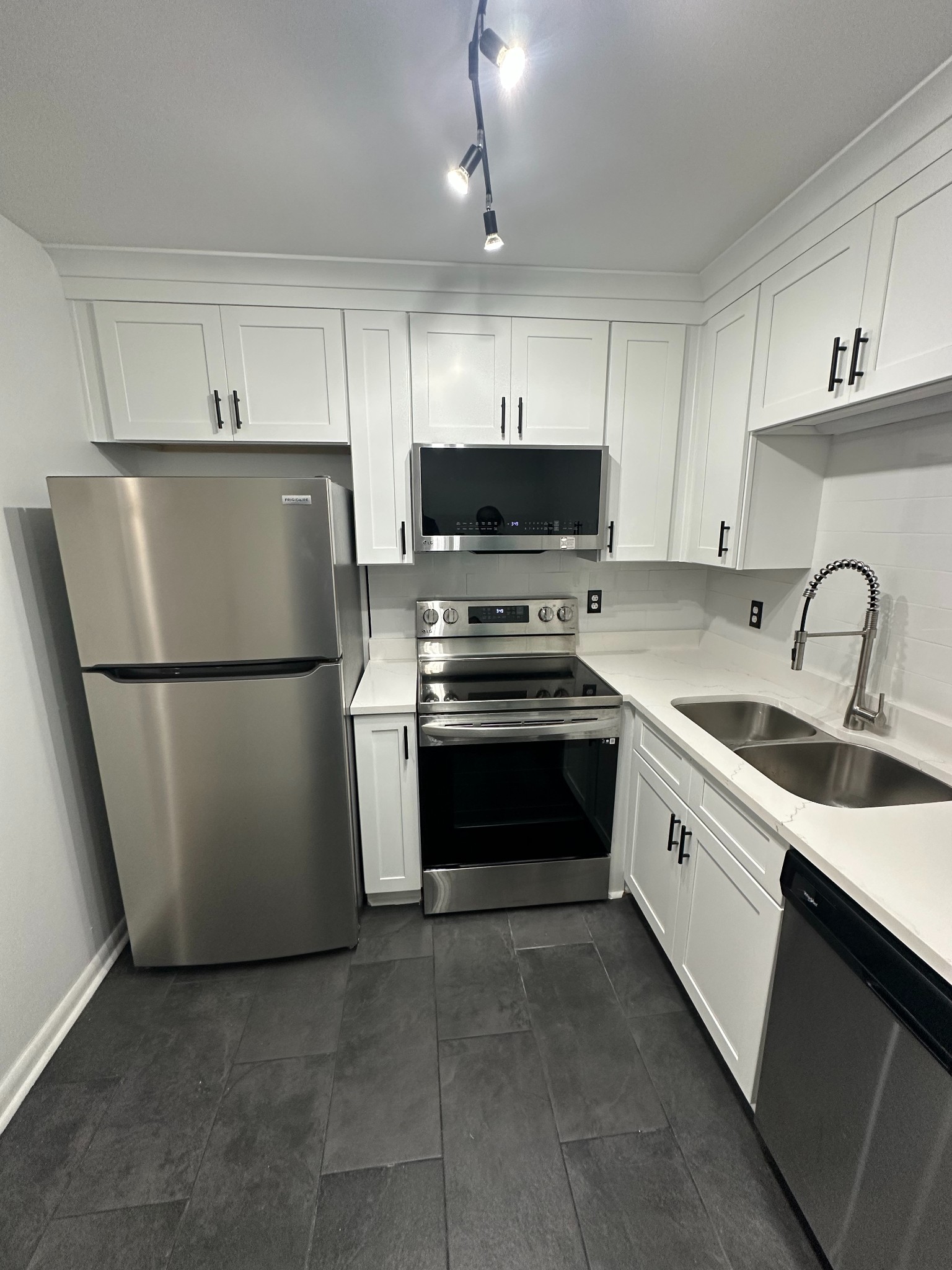 552 Doral Country Dr