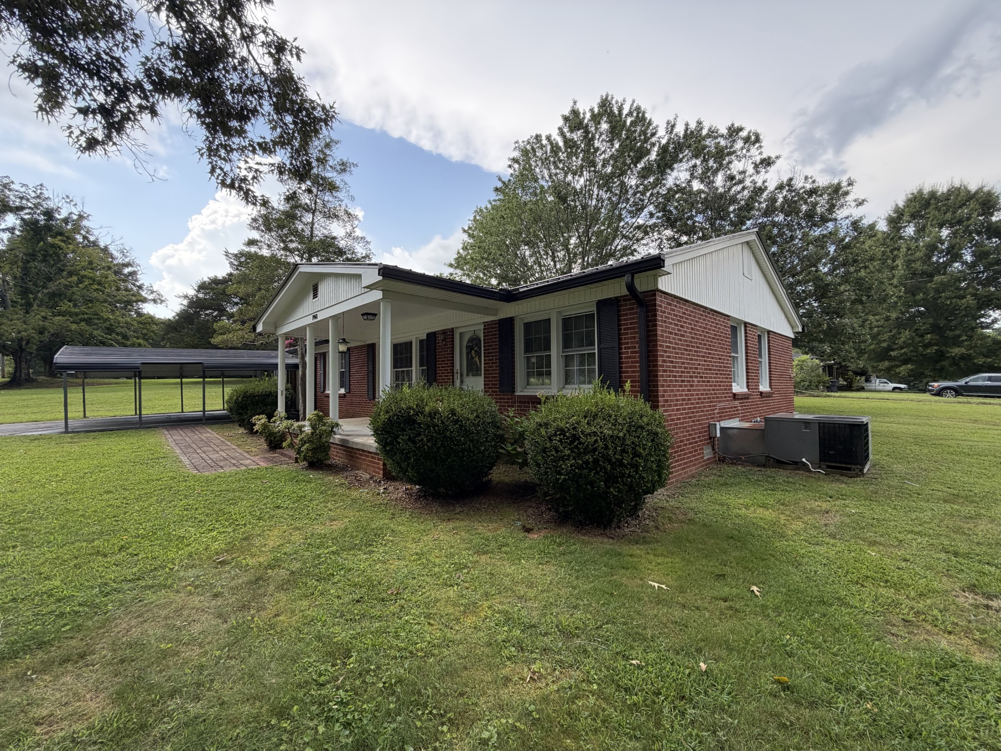 708 Cadillac Ln