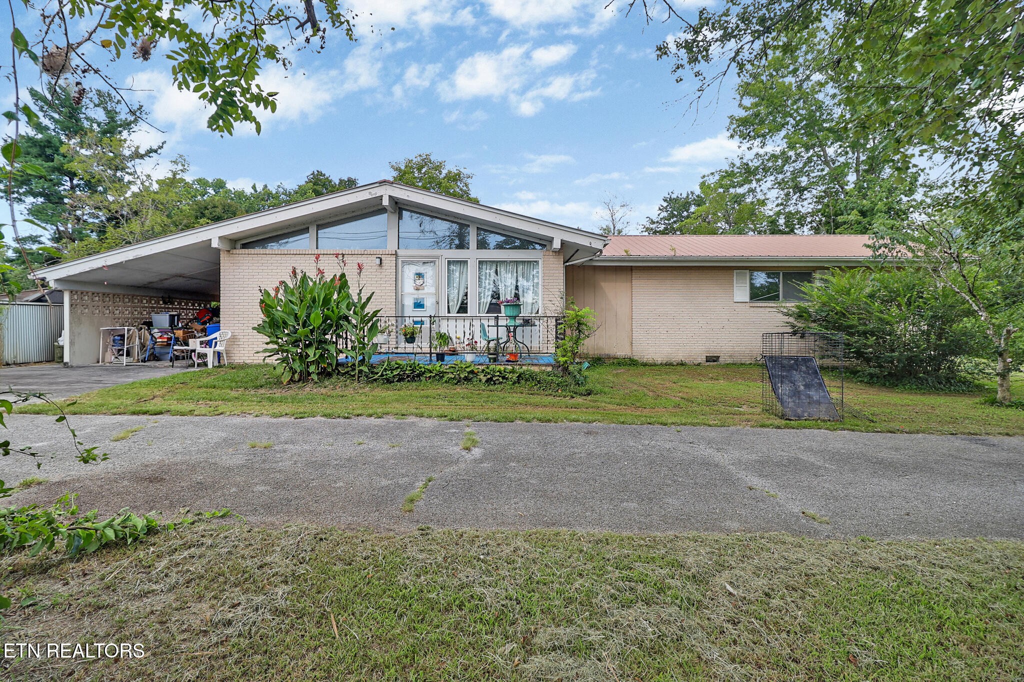 1030 Allardt Hwy