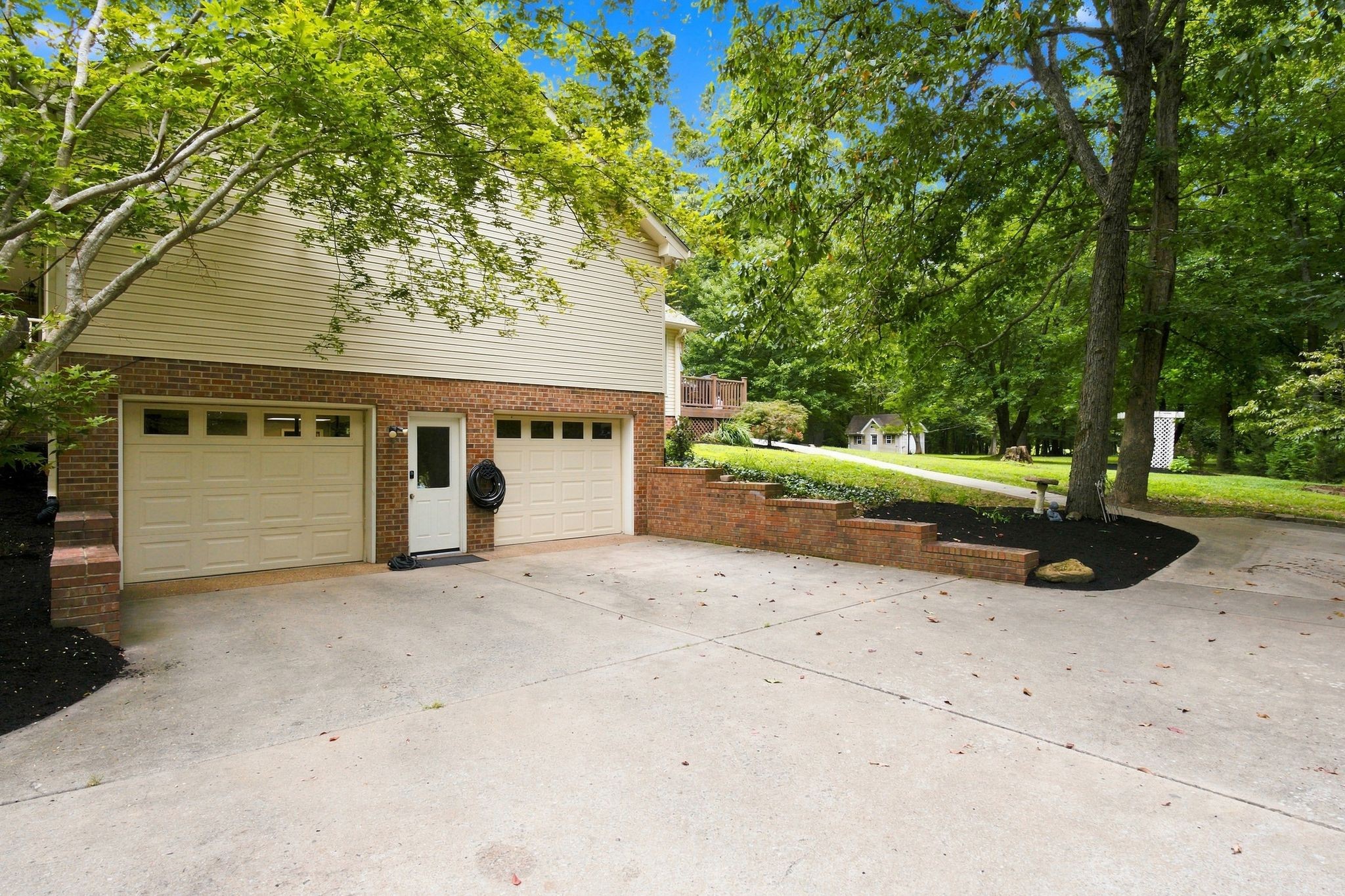 5038 Windland Dr