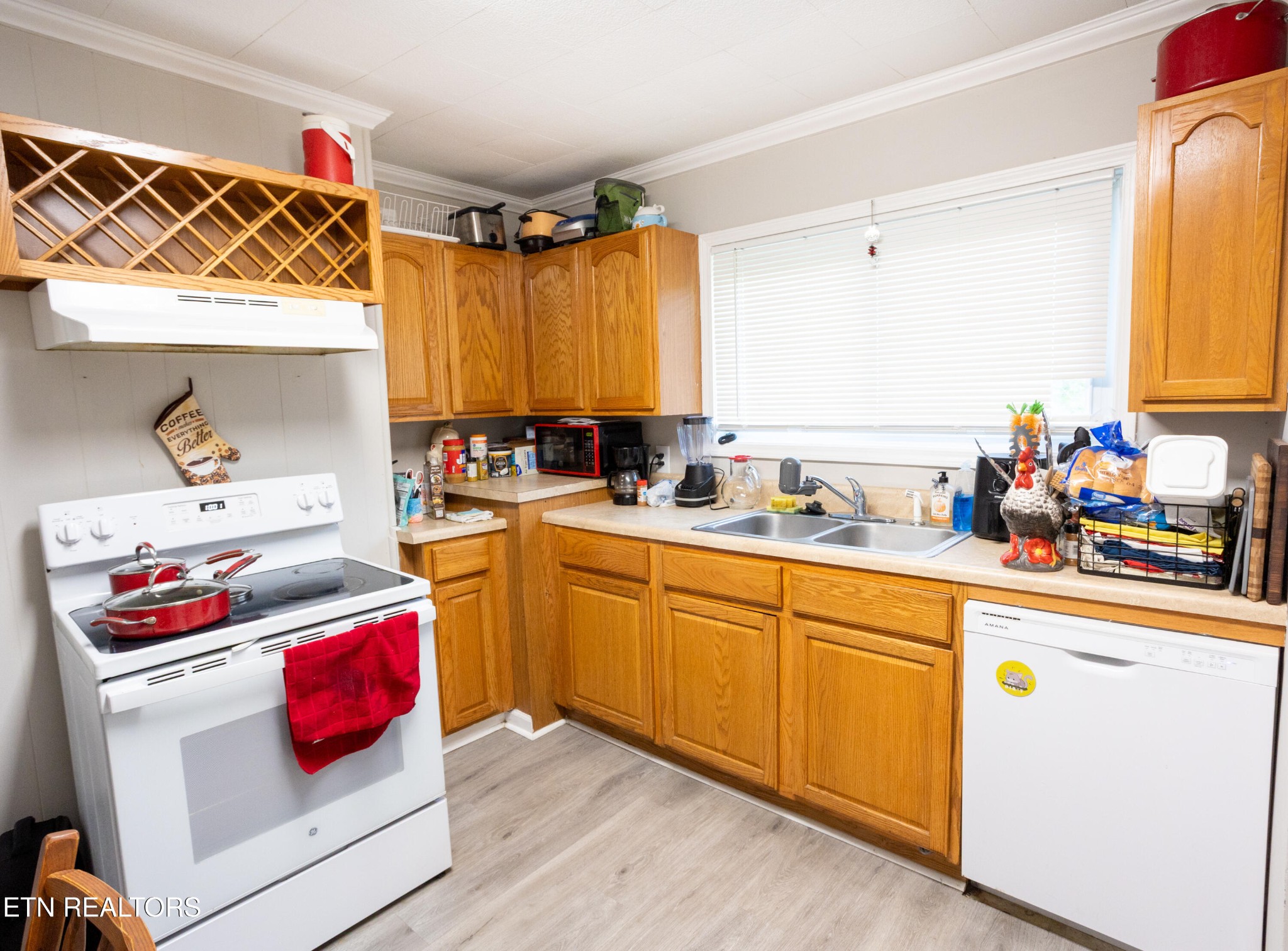 609 W Inskip Drive