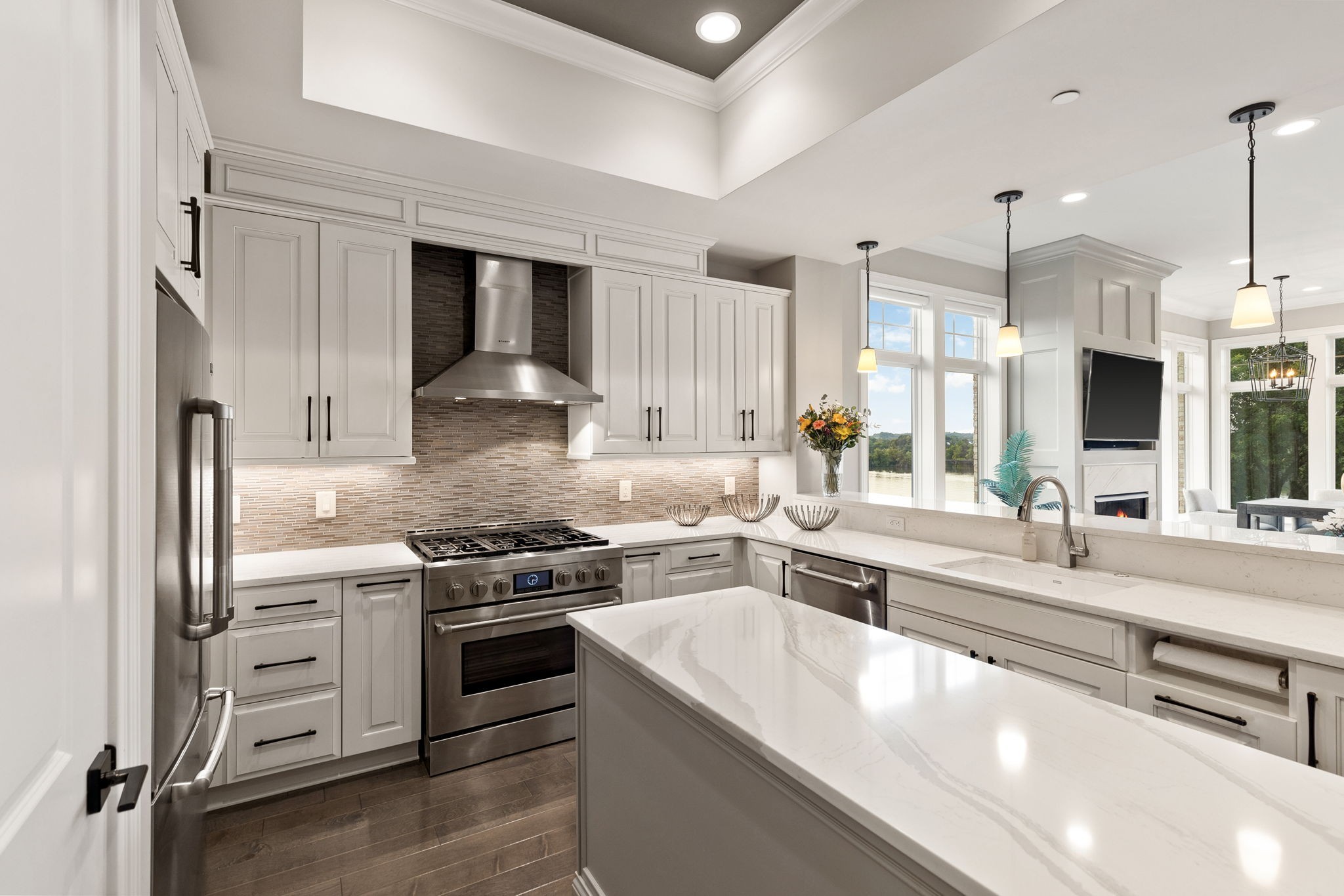 1024 Club View Dr