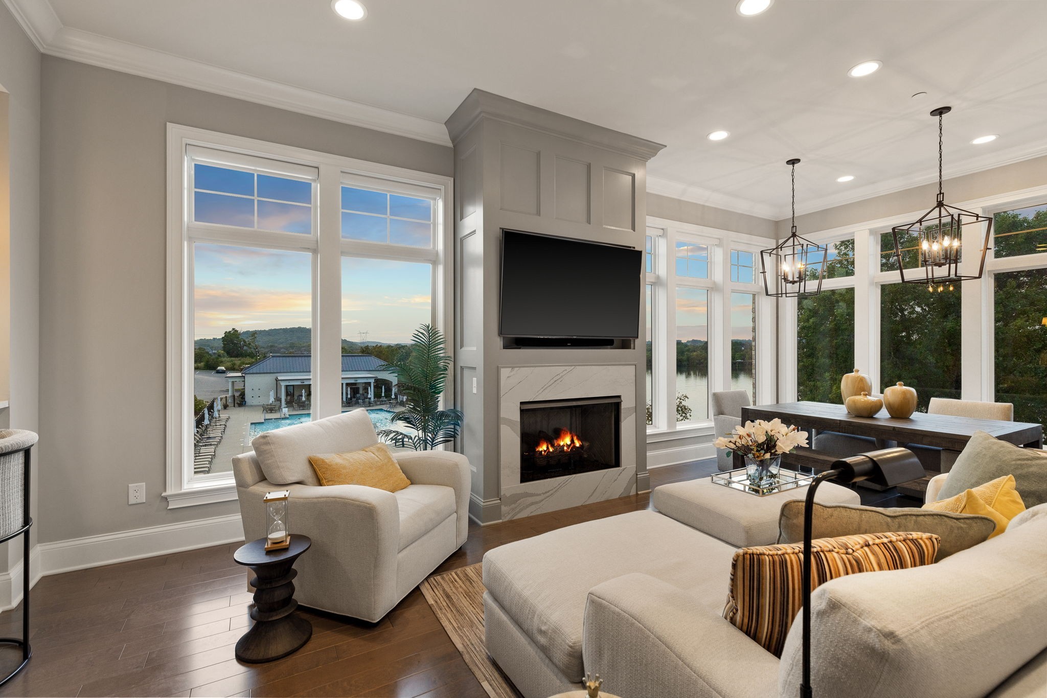 1024 Club View Dr