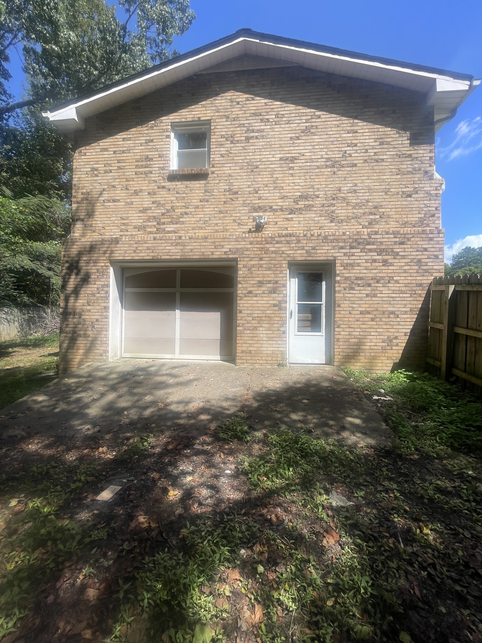 1143 Chestnut Dr