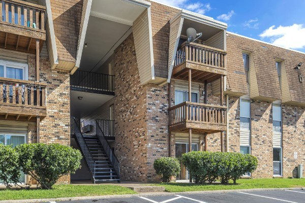 370 Wallace Rd