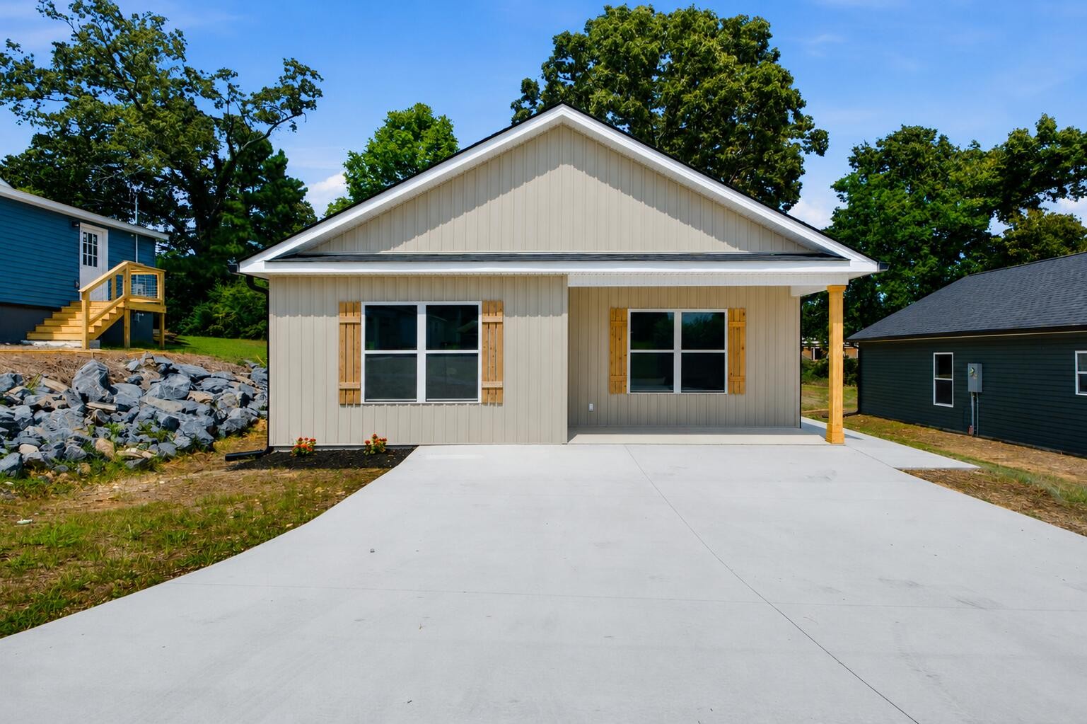 1571 Strawberry Lane, NE