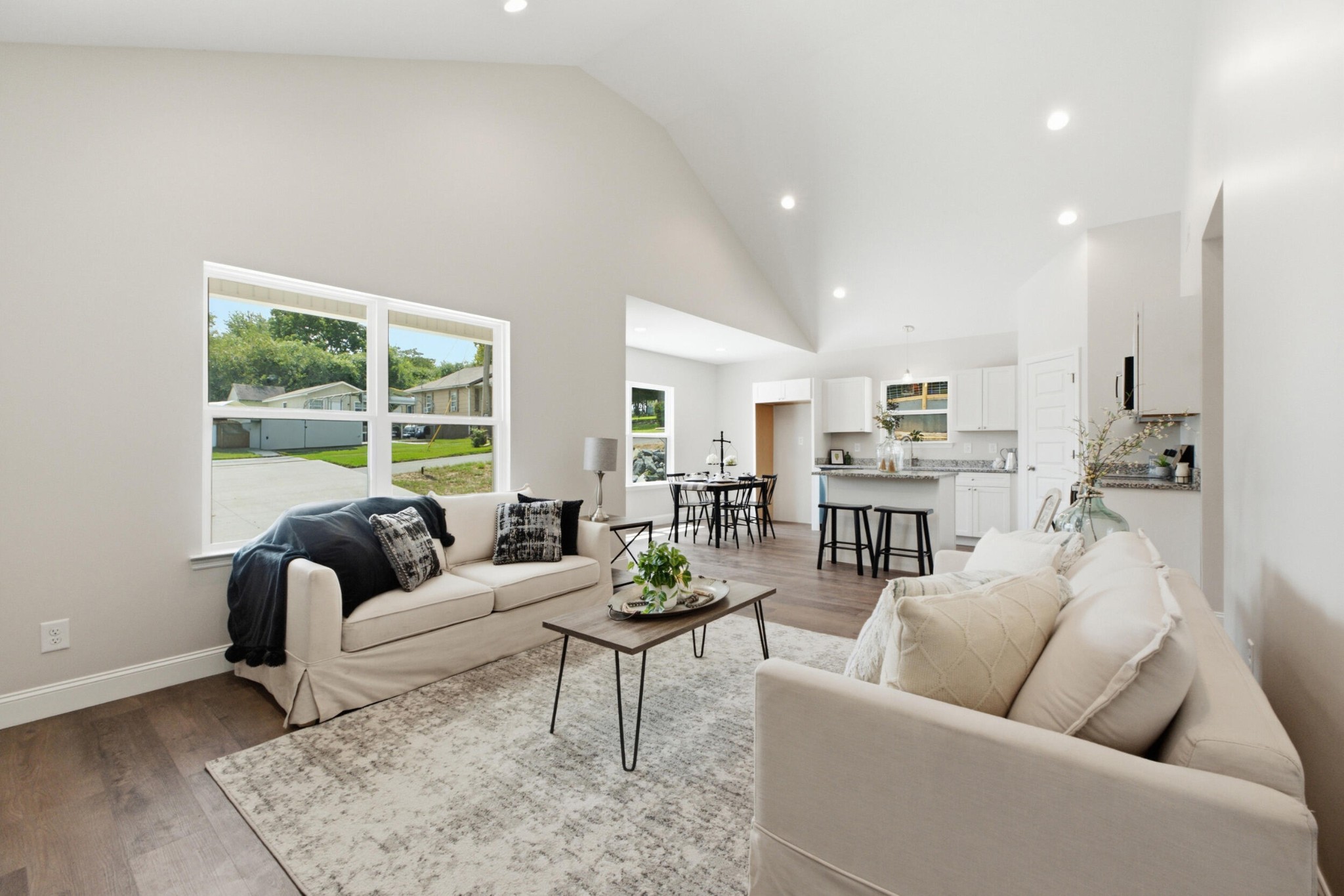 1571 Strawberry Lane, NE