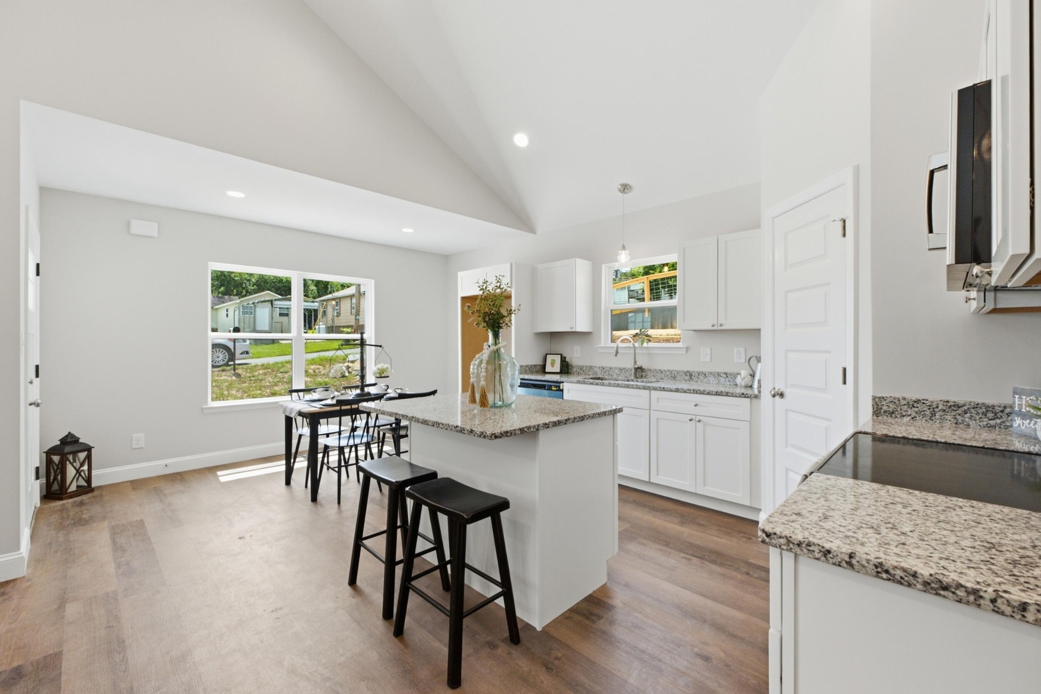1571 Strawberry Lane, NE