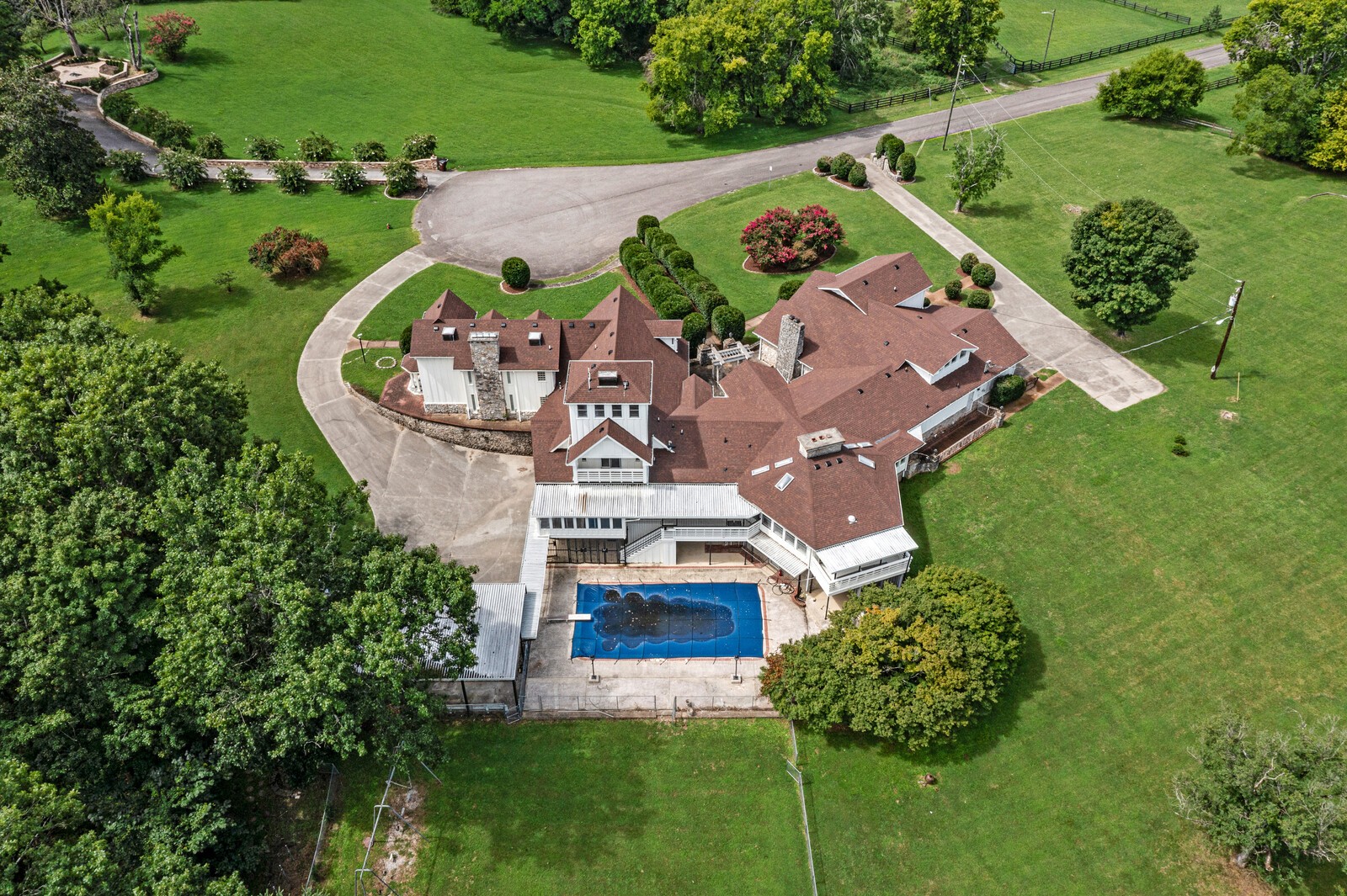 100 Pineywood Acres Dr