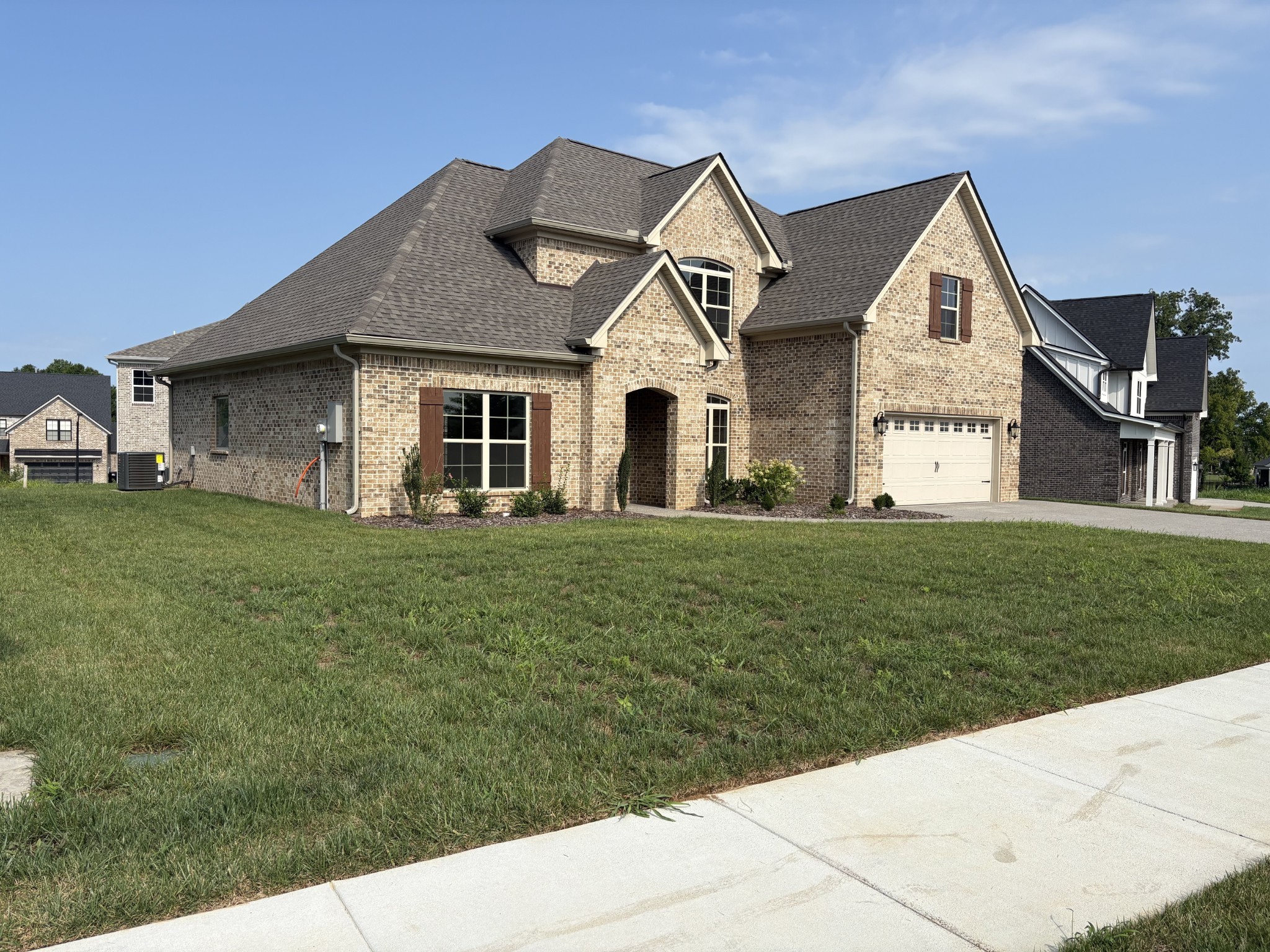 927 Licinius Ln