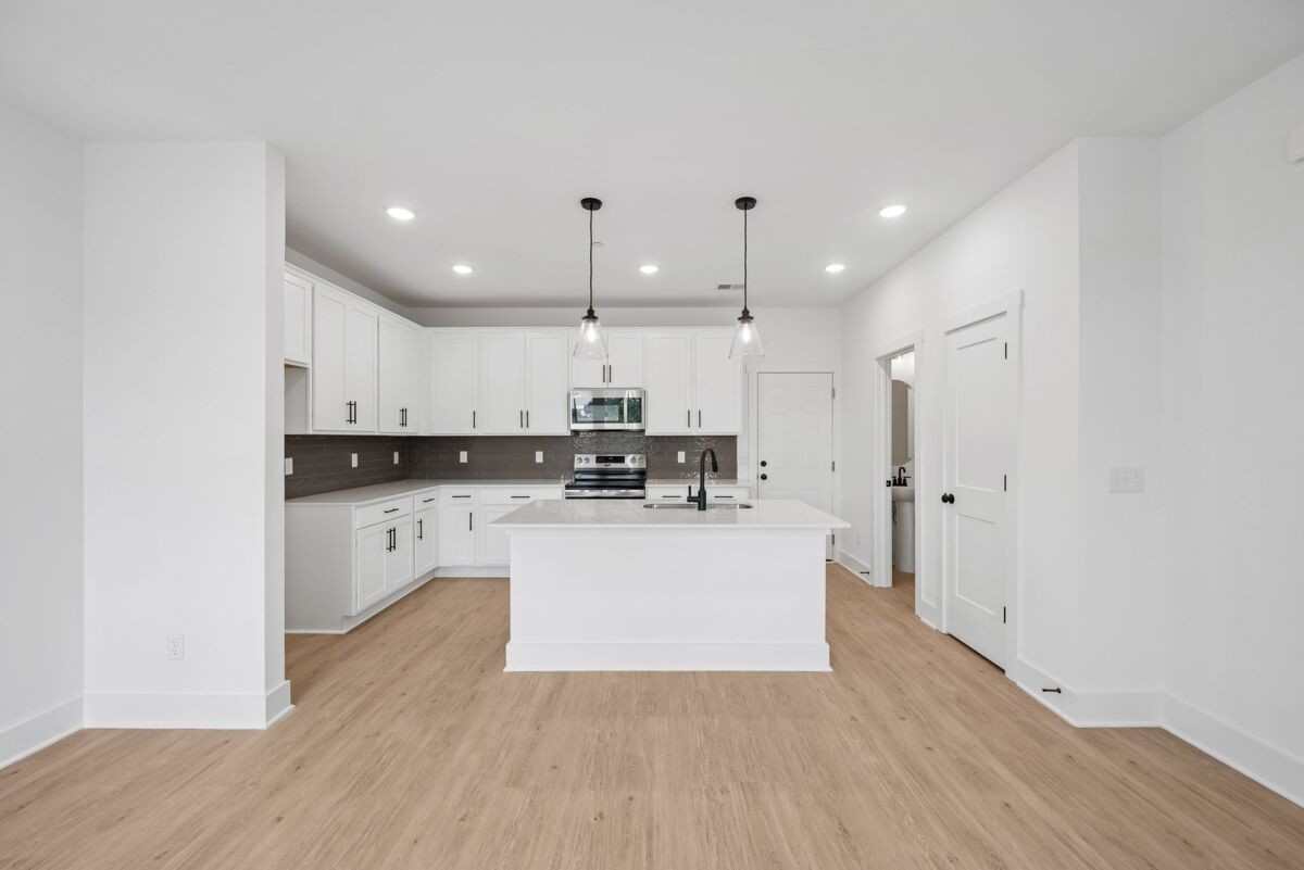 2595 Peaceful Valley Dr