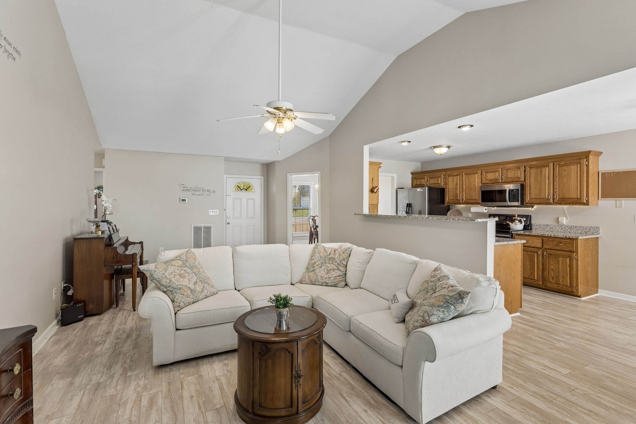 3011 Candlelite Dr